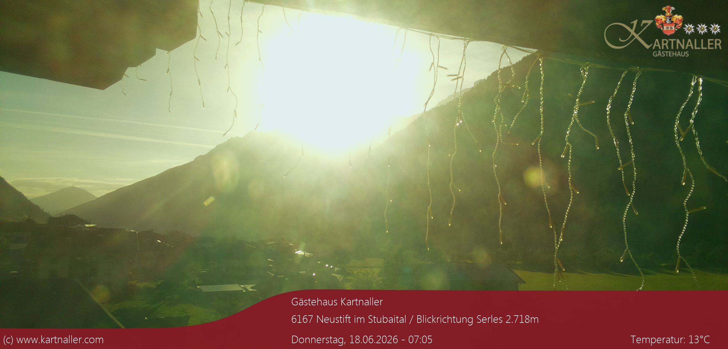 Archived image Webcam View to Neustift and Serles
