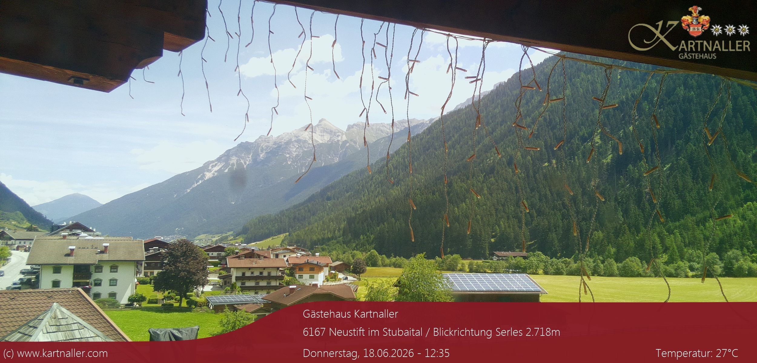 Archiv Foto Webcam Blick Neustift und Serles / Stubaital