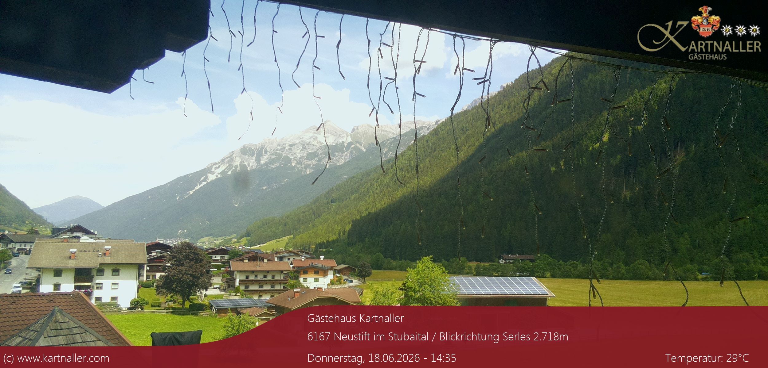 Archiv Foto Webcam Blick Neustift und Serles / Stubaital