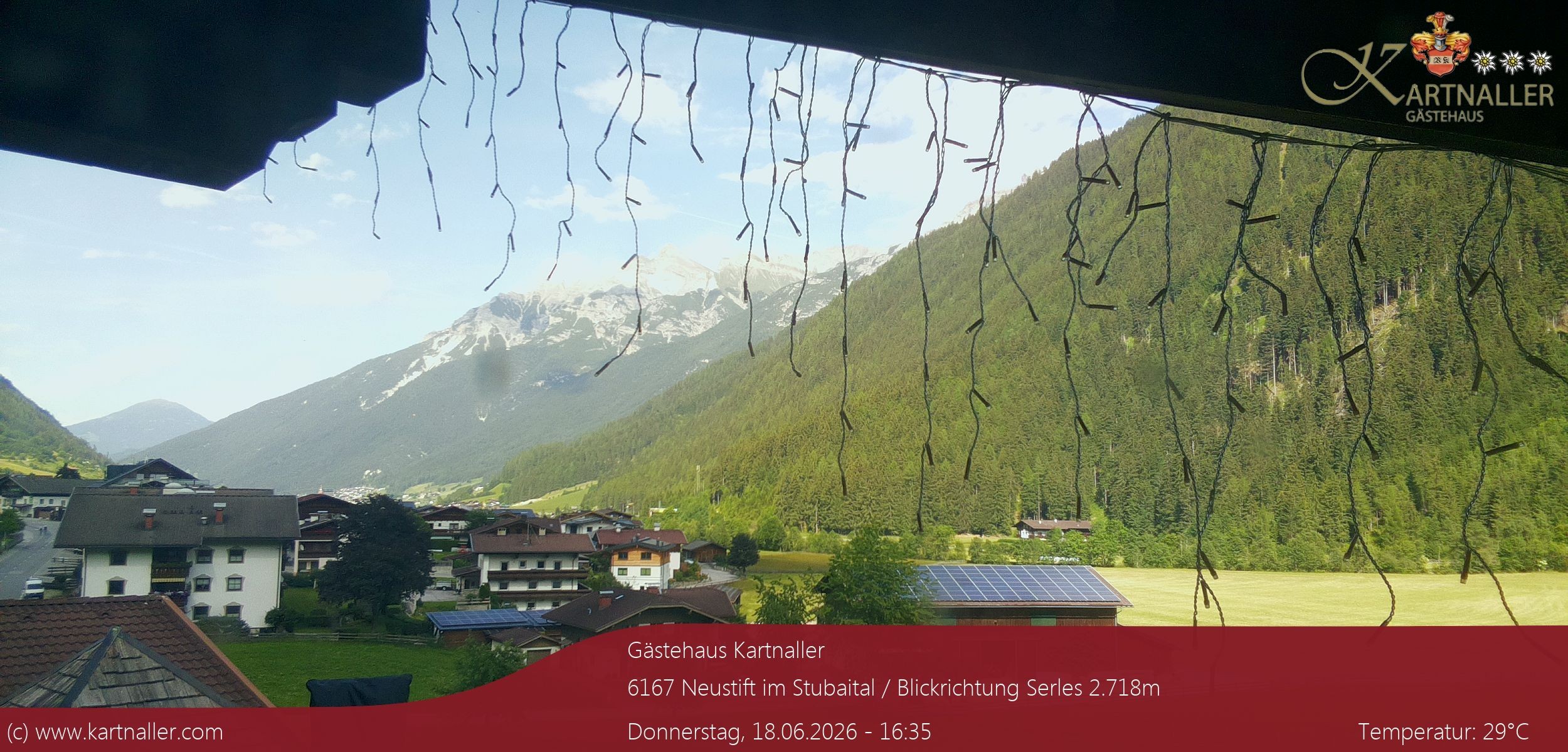 Archiv Foto Webcam Blick Neustift und Serles / Stubaital