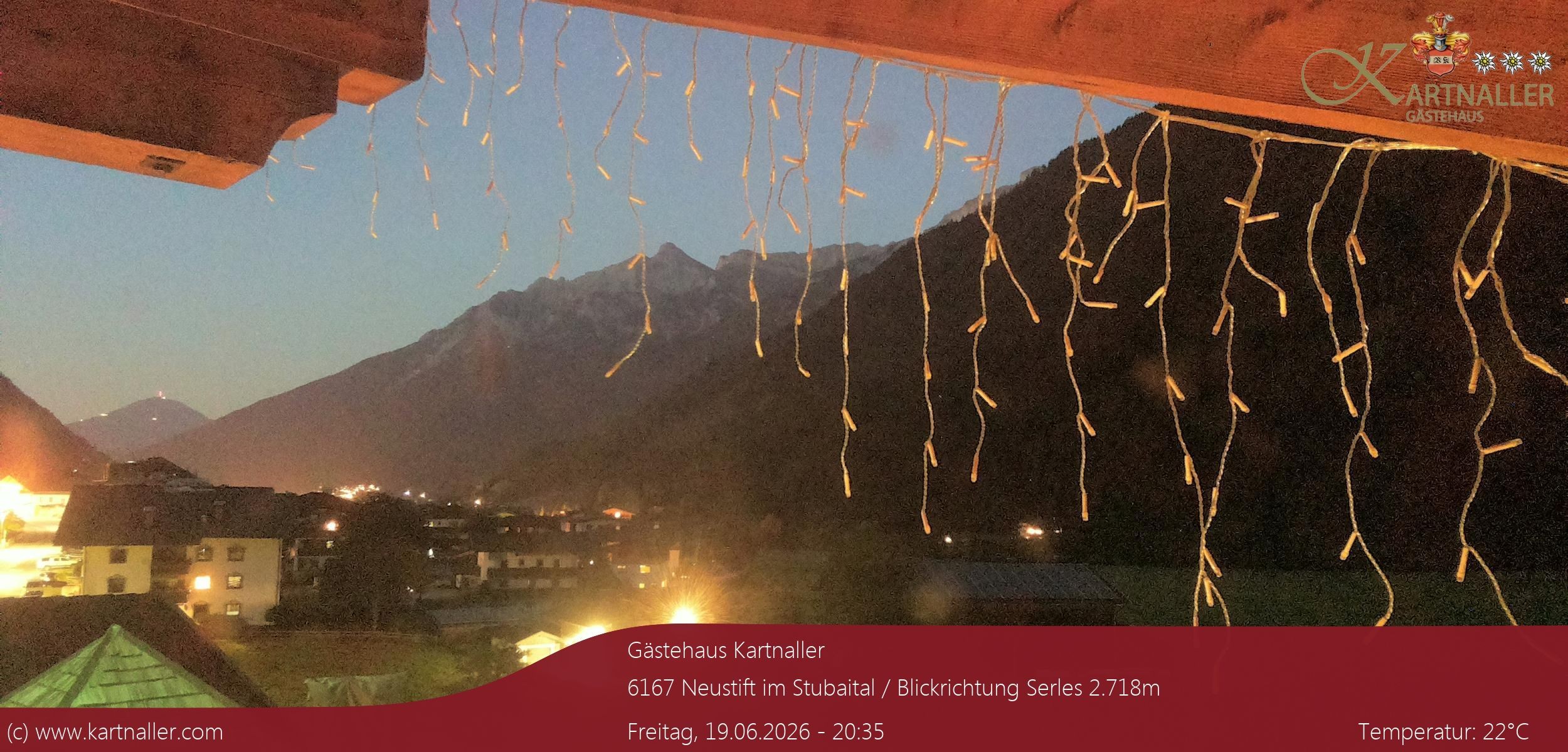 Archiv Foto Webcam Blick Neustift und Serles / Stubaital