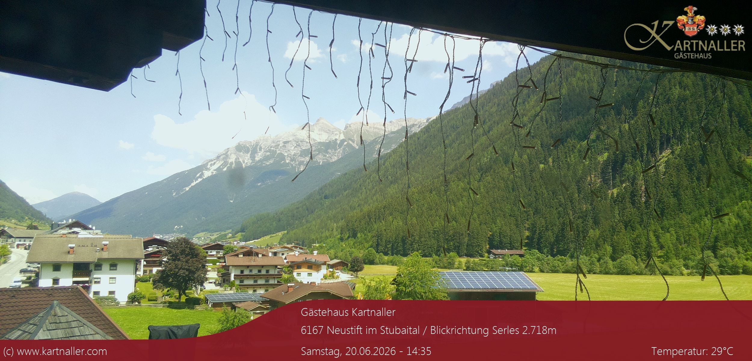 Archiv Foto Webcam Blick Neustift und Serles / Stubaital