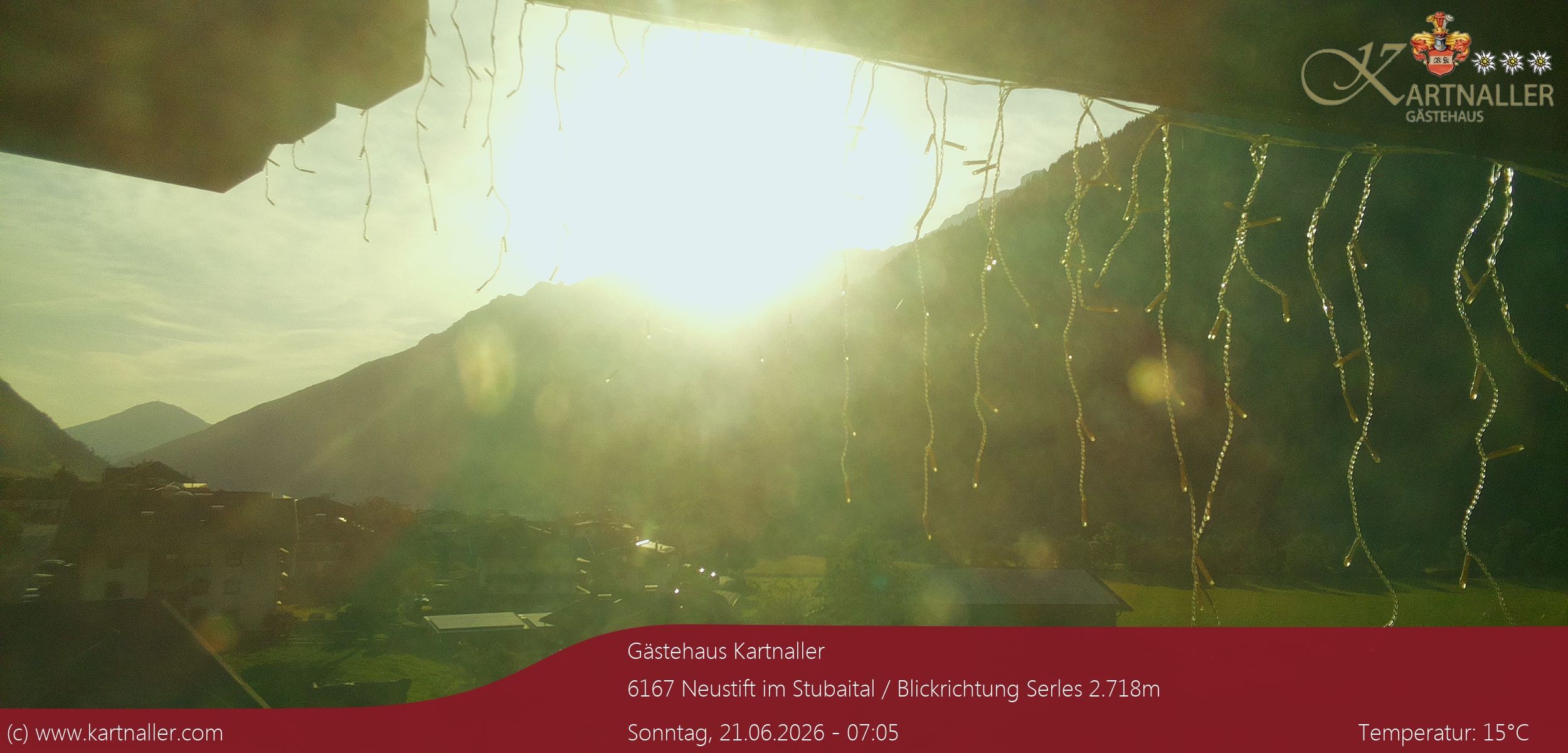 Archiv Foto Webcam Blick Neustift und Serles / Stubaital