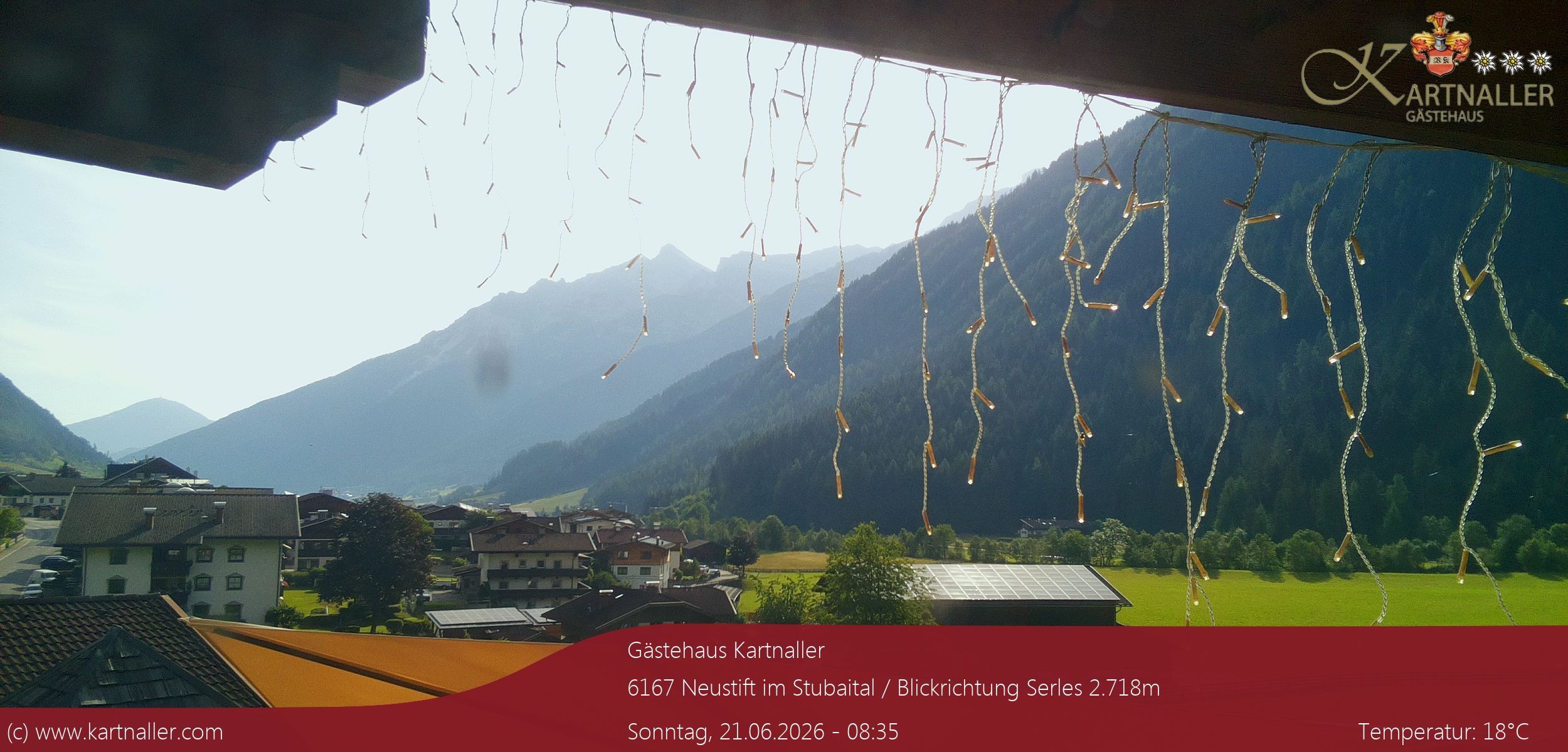 Archiv Foto Webcam Blick Neustift und Serles / Stubaital