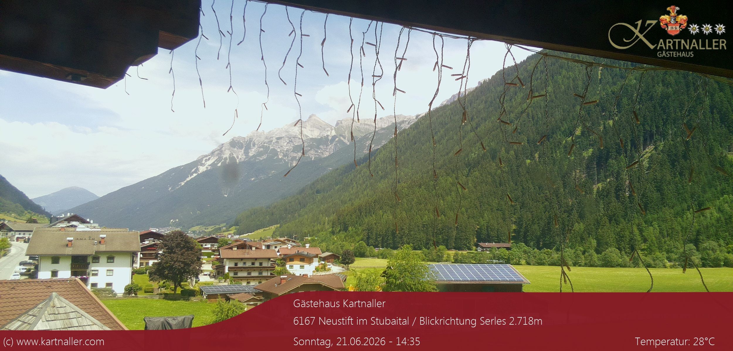 Archiv Foto Webcam Blick Neustift und Serles / Stubaital