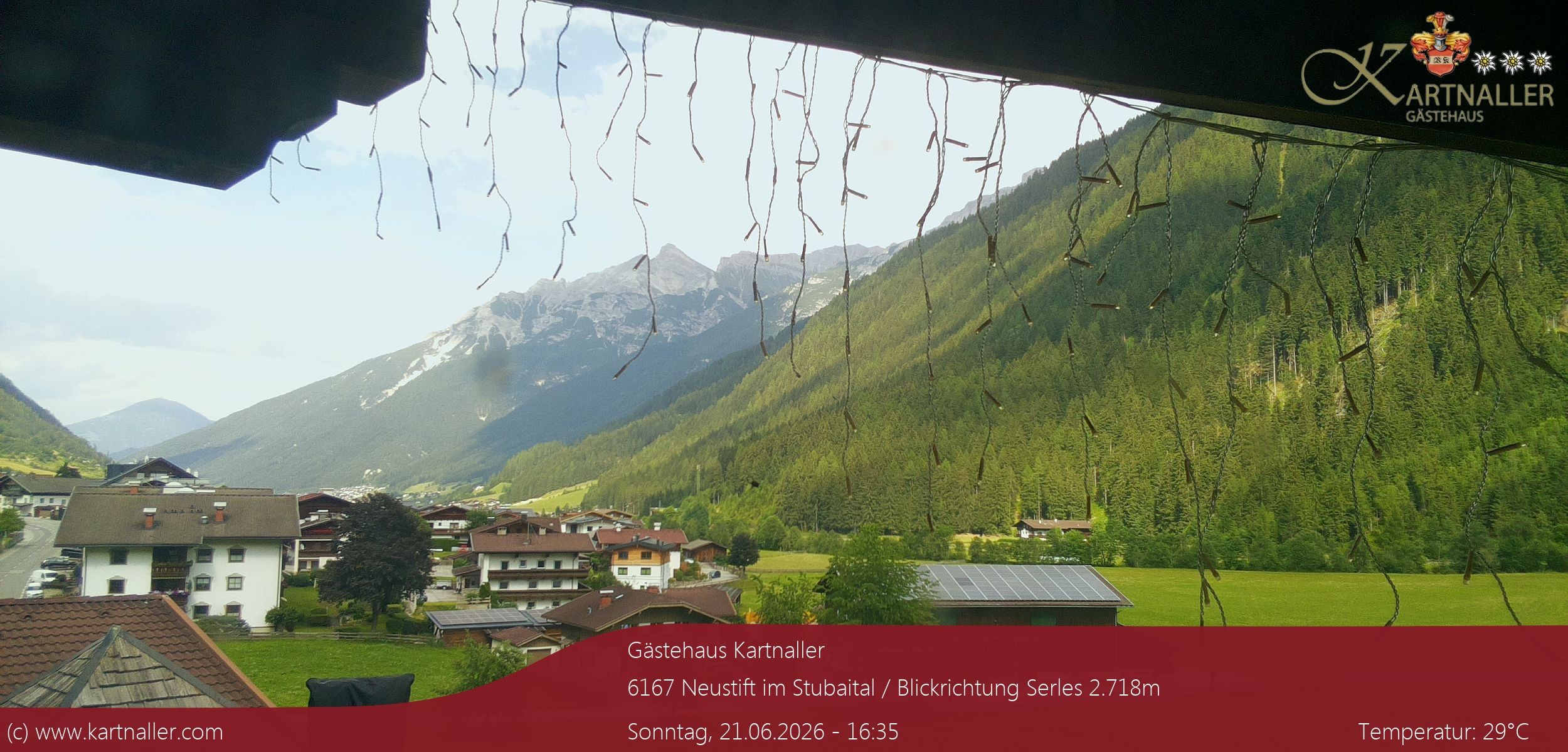 Archiv Foto Webcam Blick Neustift und Serles / Stubaital