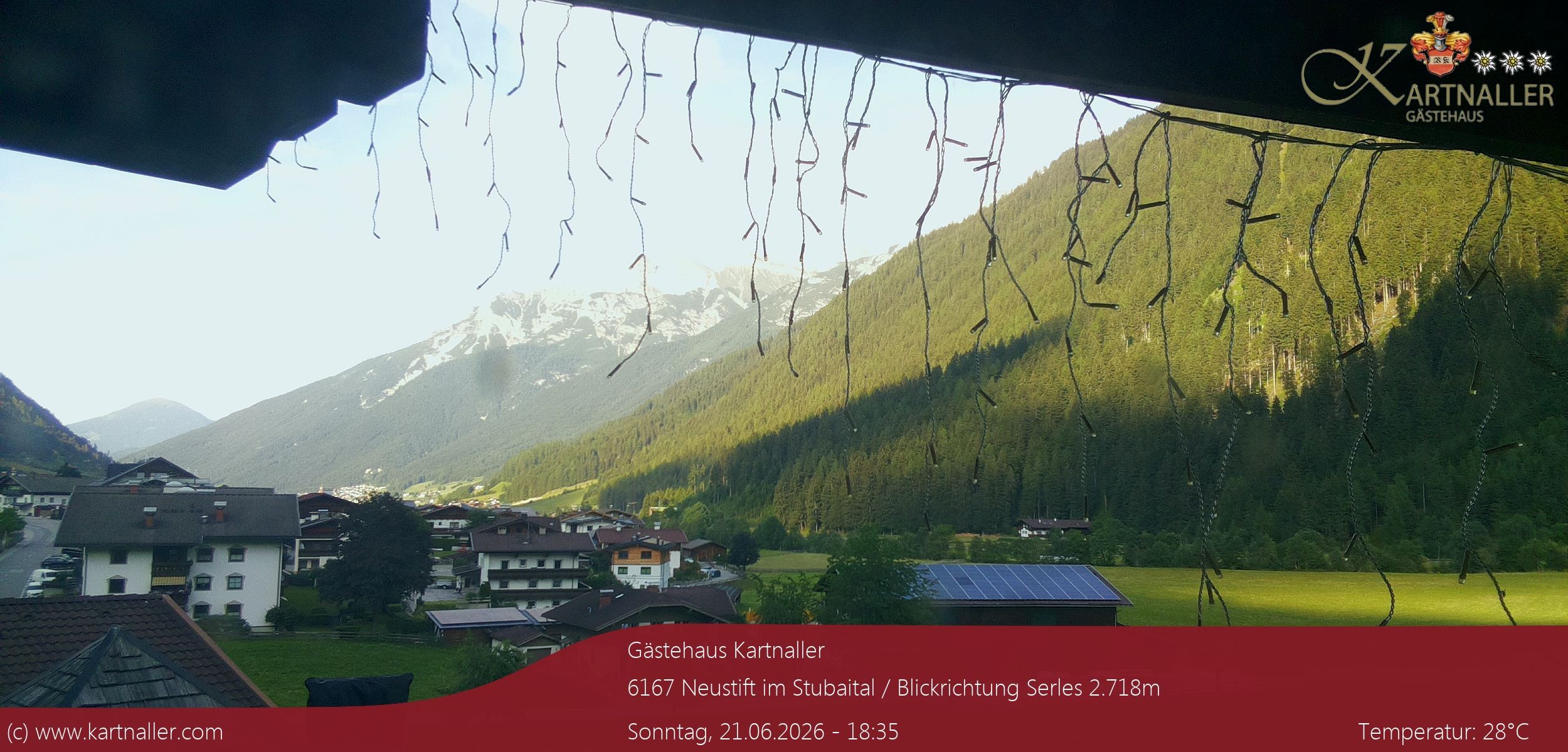 Archiv Foto Webcam Blick Neustift und Serles / Stubaital