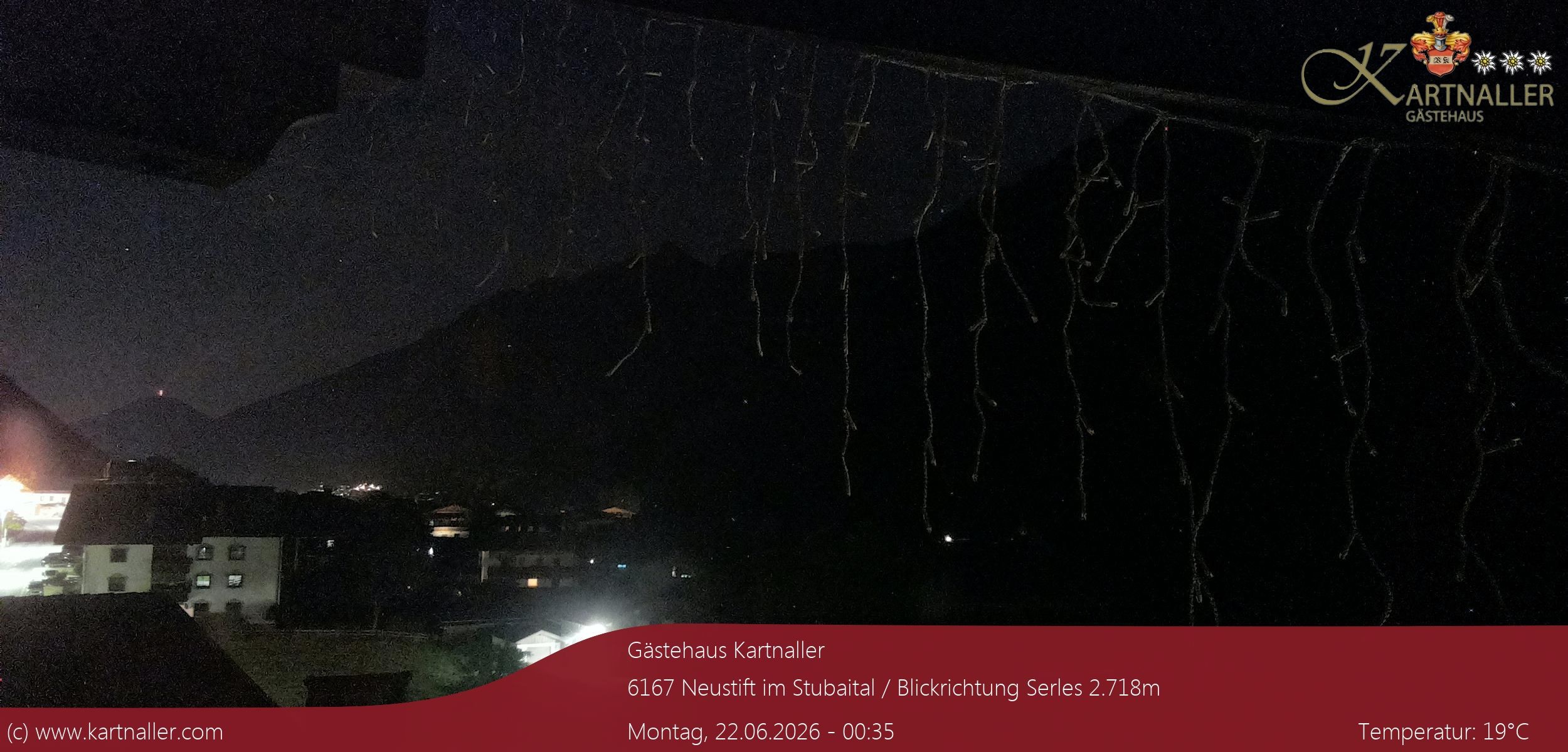 Archiv Foto Webcam Blick Neustift und Serles / Stubaital