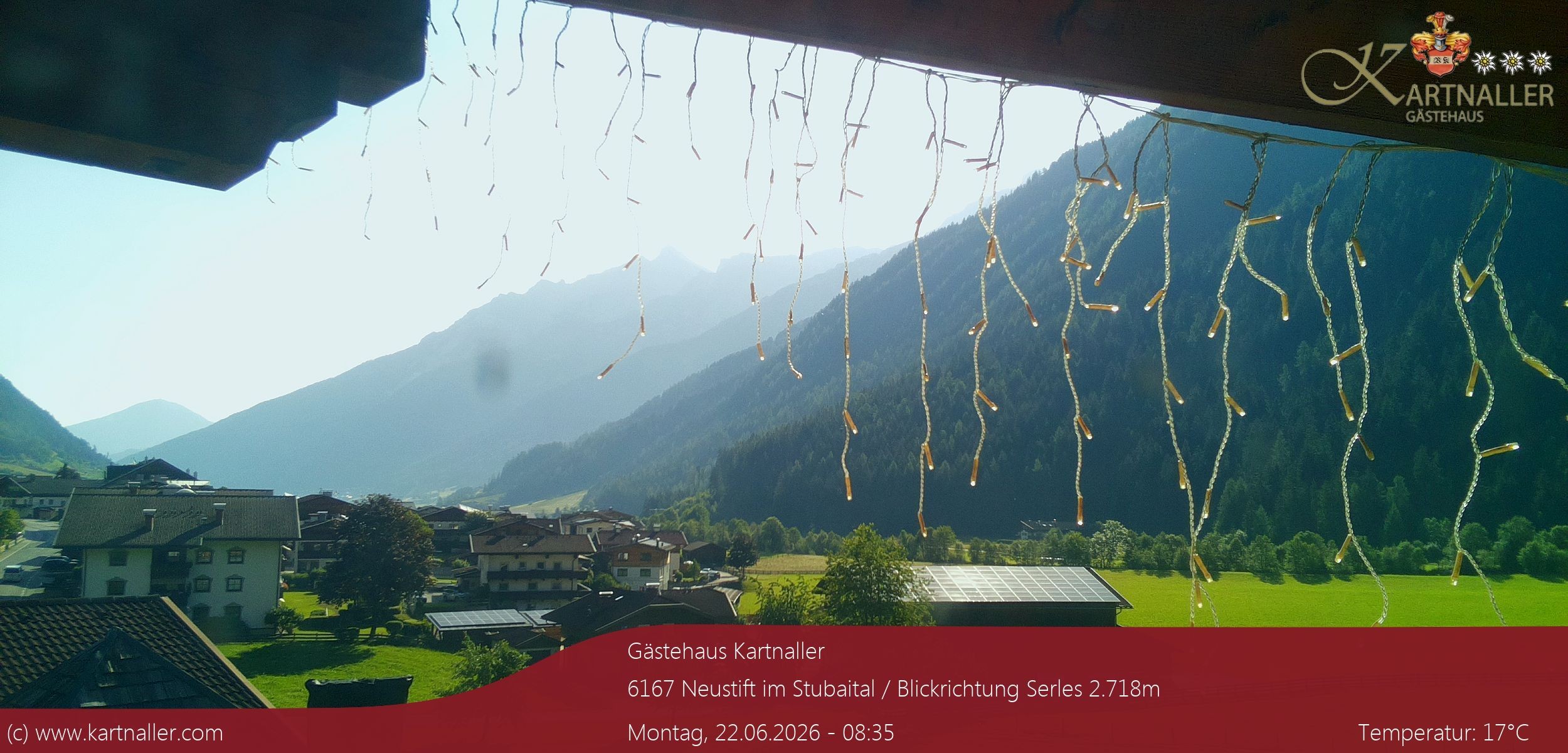Archived image Webcam View to Neustift and Serles