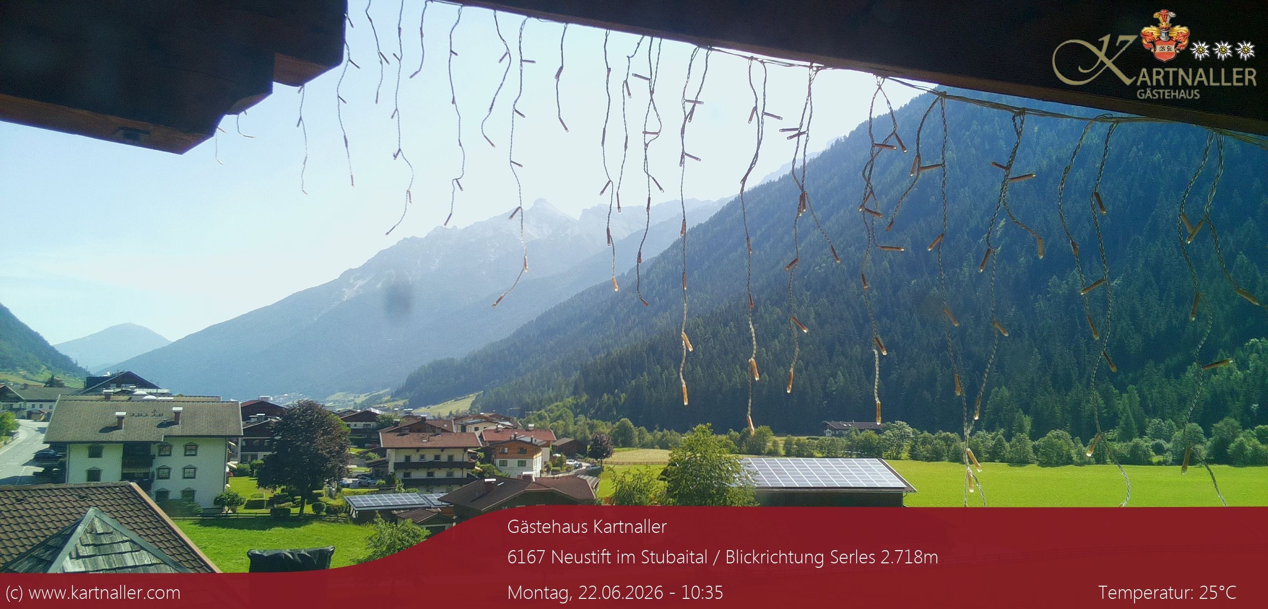 Archived image Webcam View to Neustift and Serles
