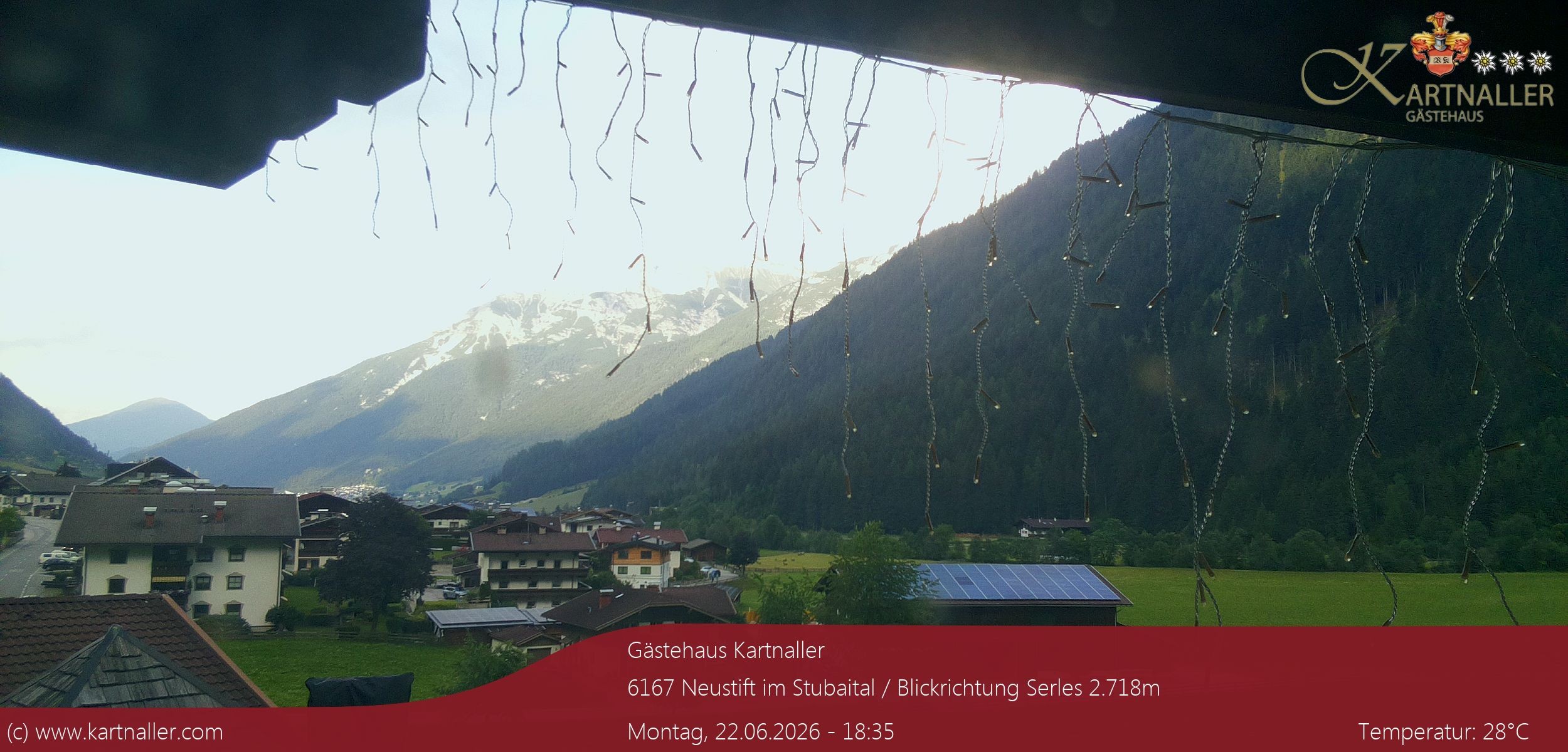 Archiv Foto Webcam Blick Neustift und Serles / Stubaital