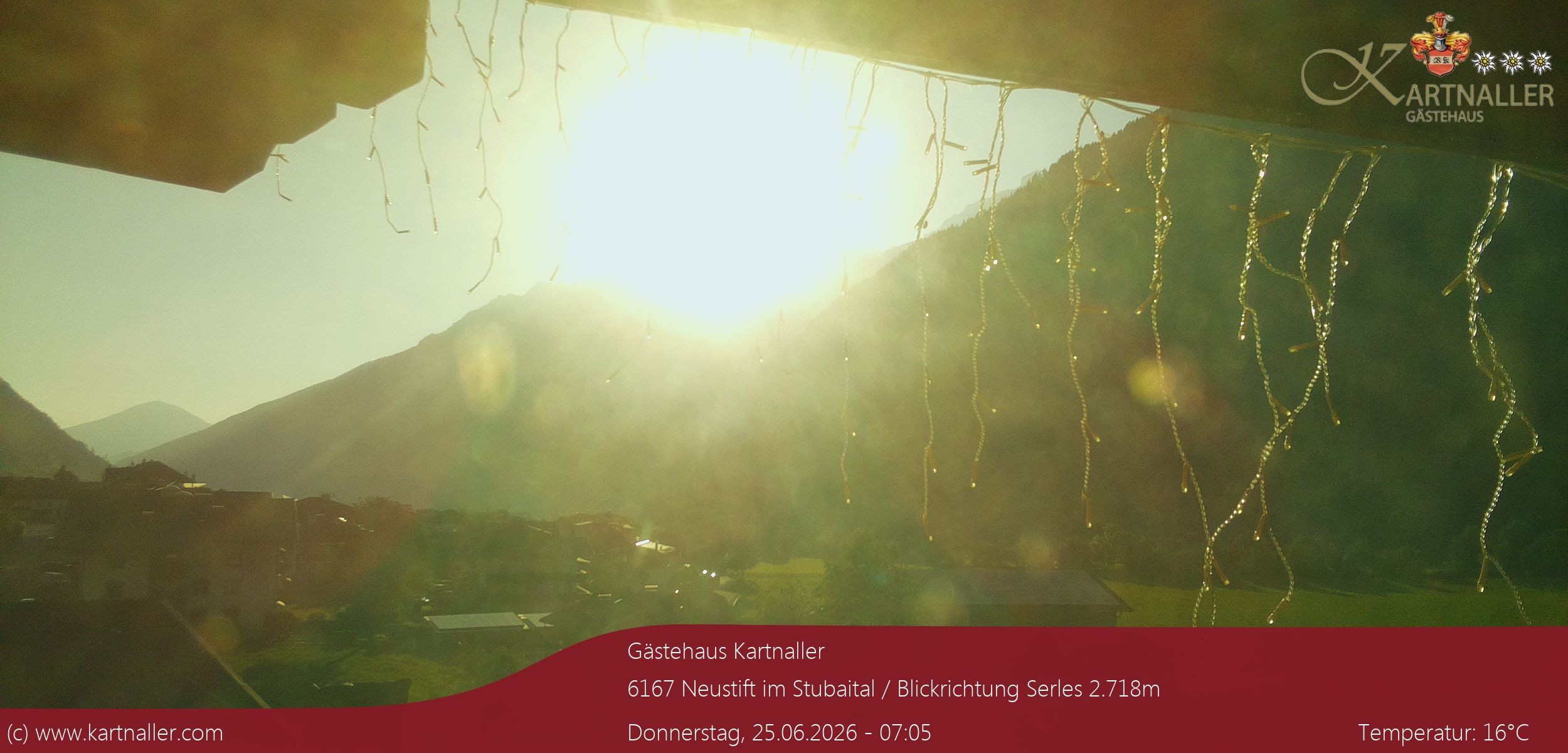 Archiv Foto Webcam Blick Neustift und Serles / Stubaital