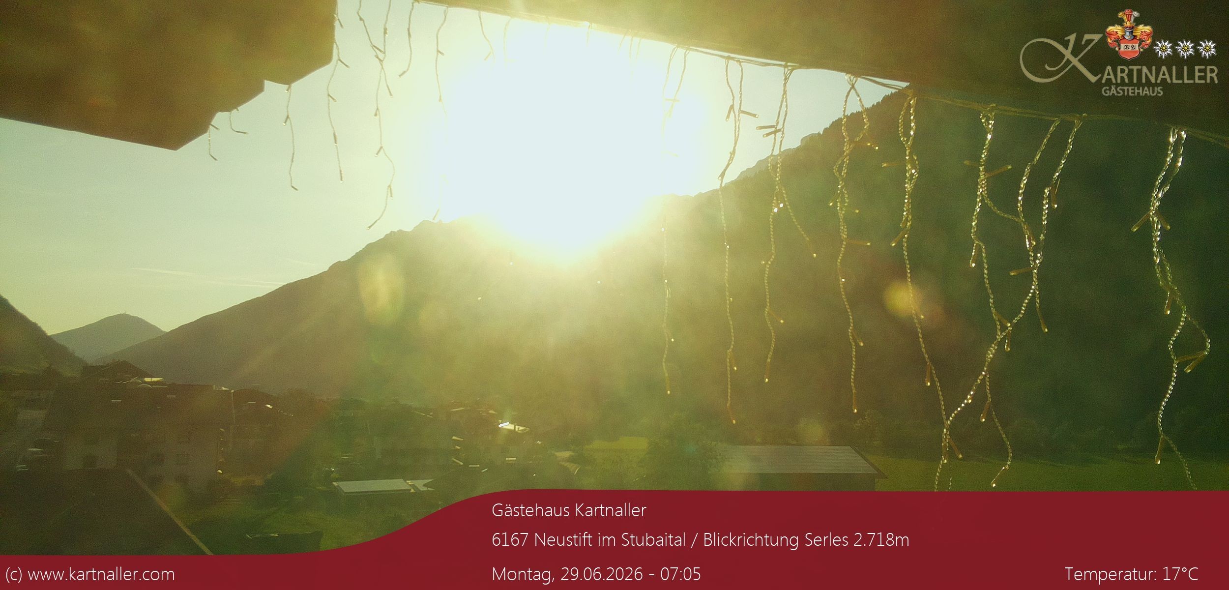 Archived image Webcam View to Neustift and Serles