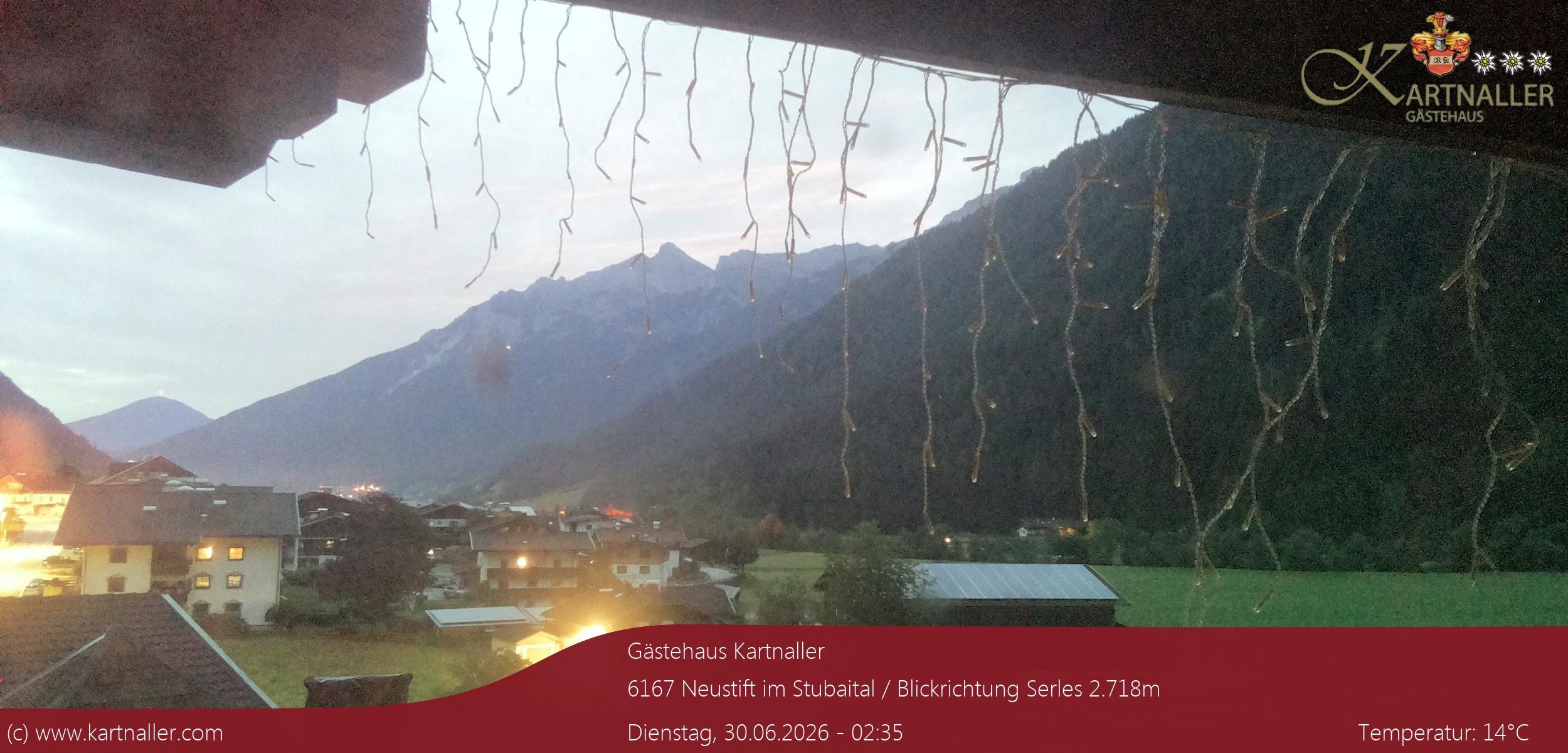 Archiv Foto Webcam Blick Neustift und Serles / Stubaital