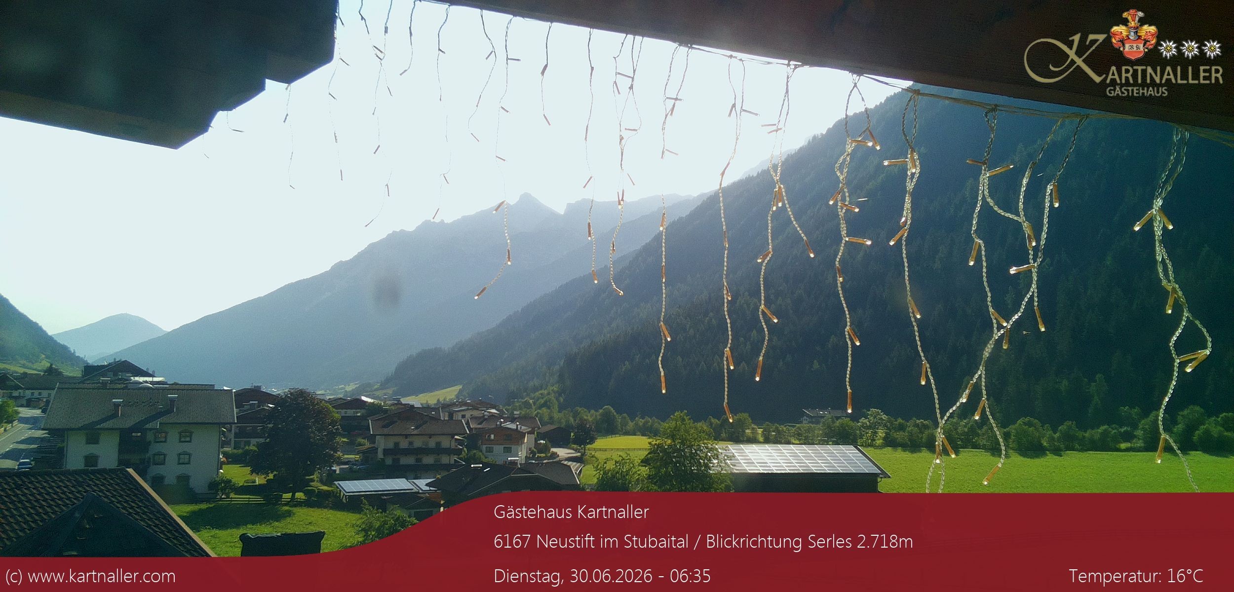 Archiv Foto Webcam Blick Neustift und Serles / Stubaital