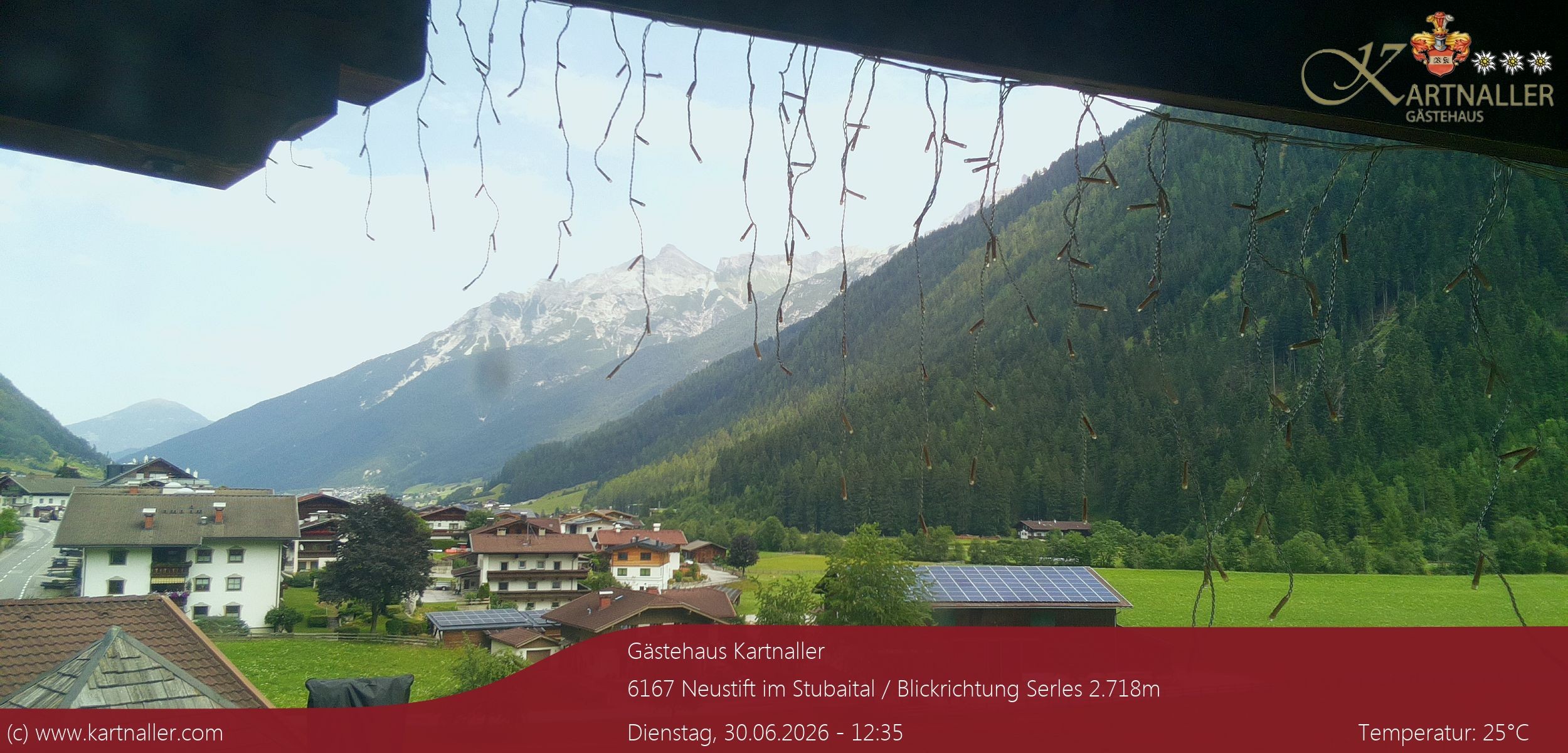 Archiv Foto Webcam Blick Neustift und Serles / Stubaital