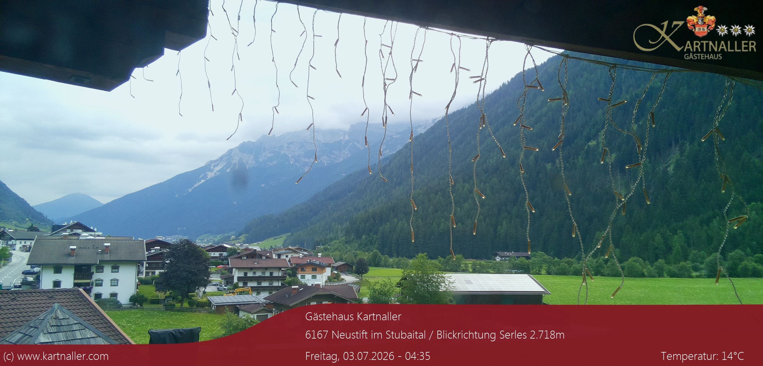 Archiv Foto Webcam Blick Neustift und Serles / Stubaital