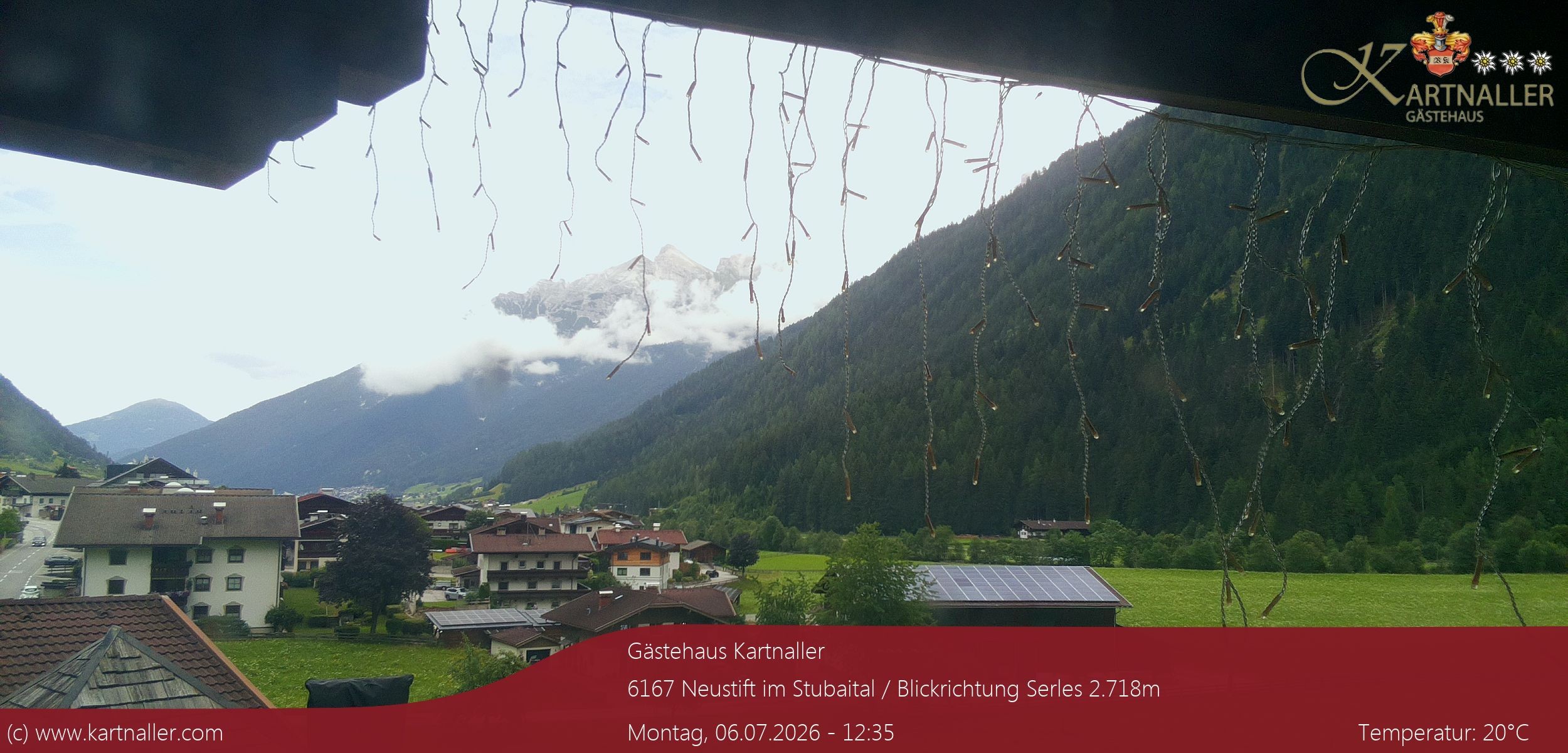 Archived image Webcam View to Neustift and Serles