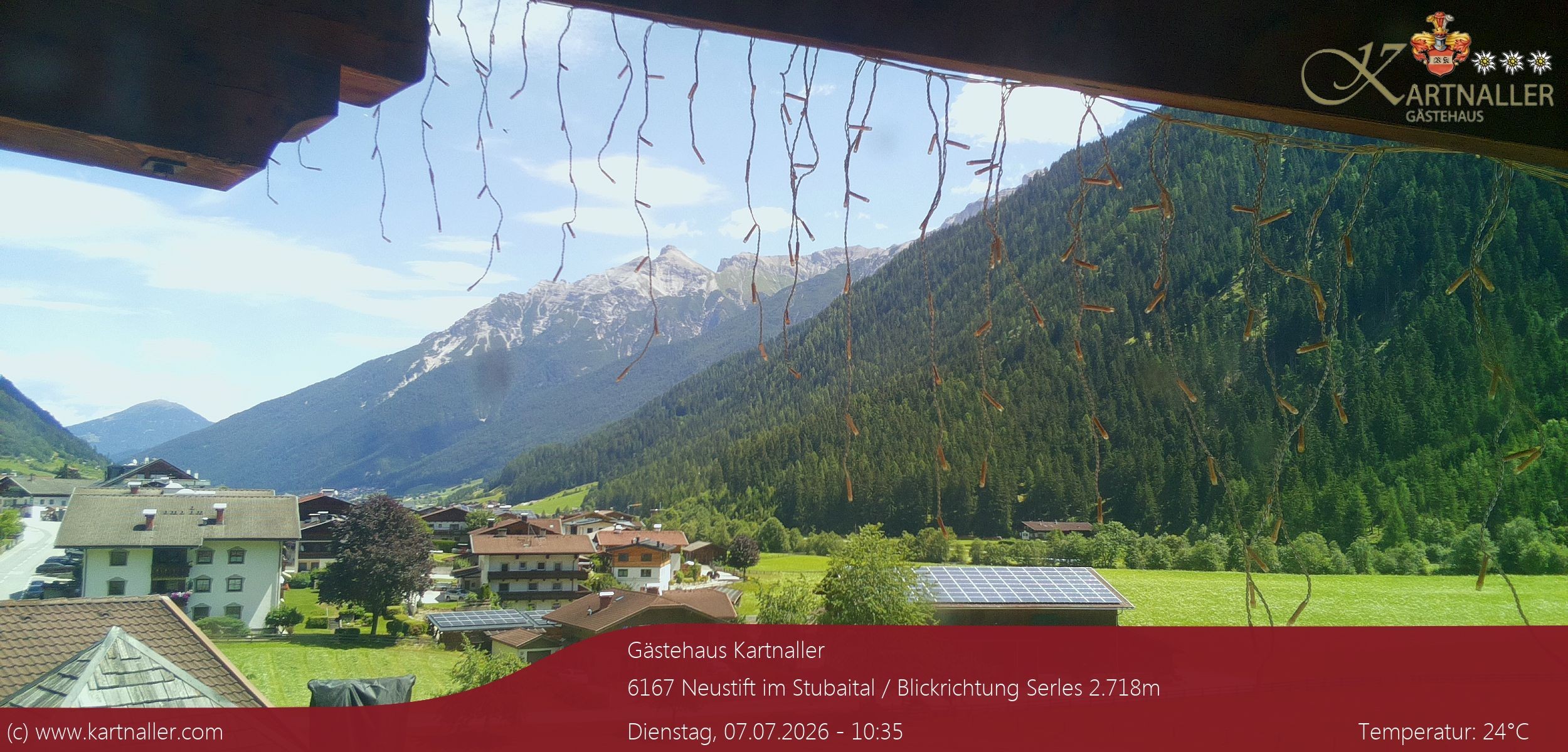 Archiv Foto Webcam Blick Neustift und Serles / Stubaital