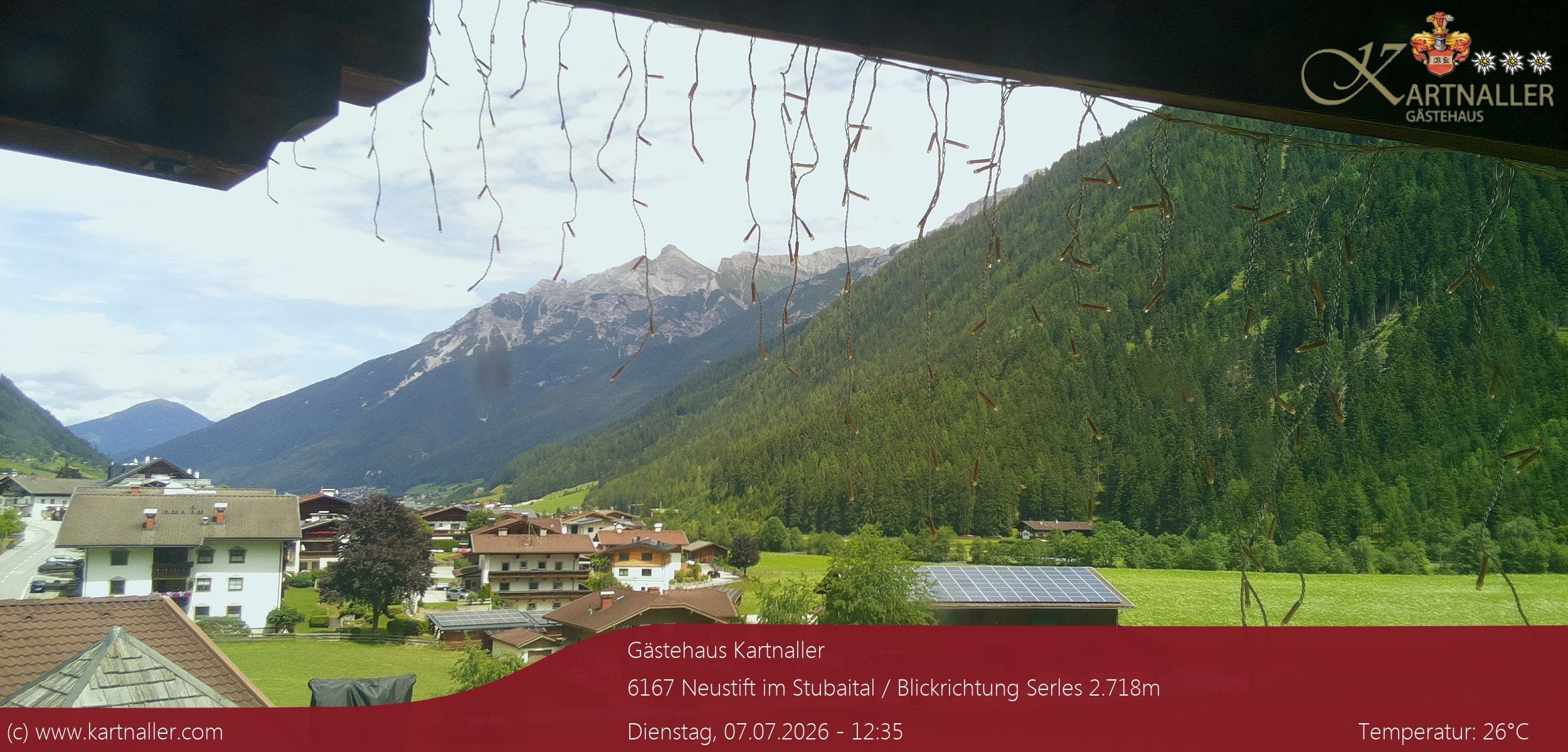 Archiv Foto Webcam Blick Neustift und Serles / Stubaital
