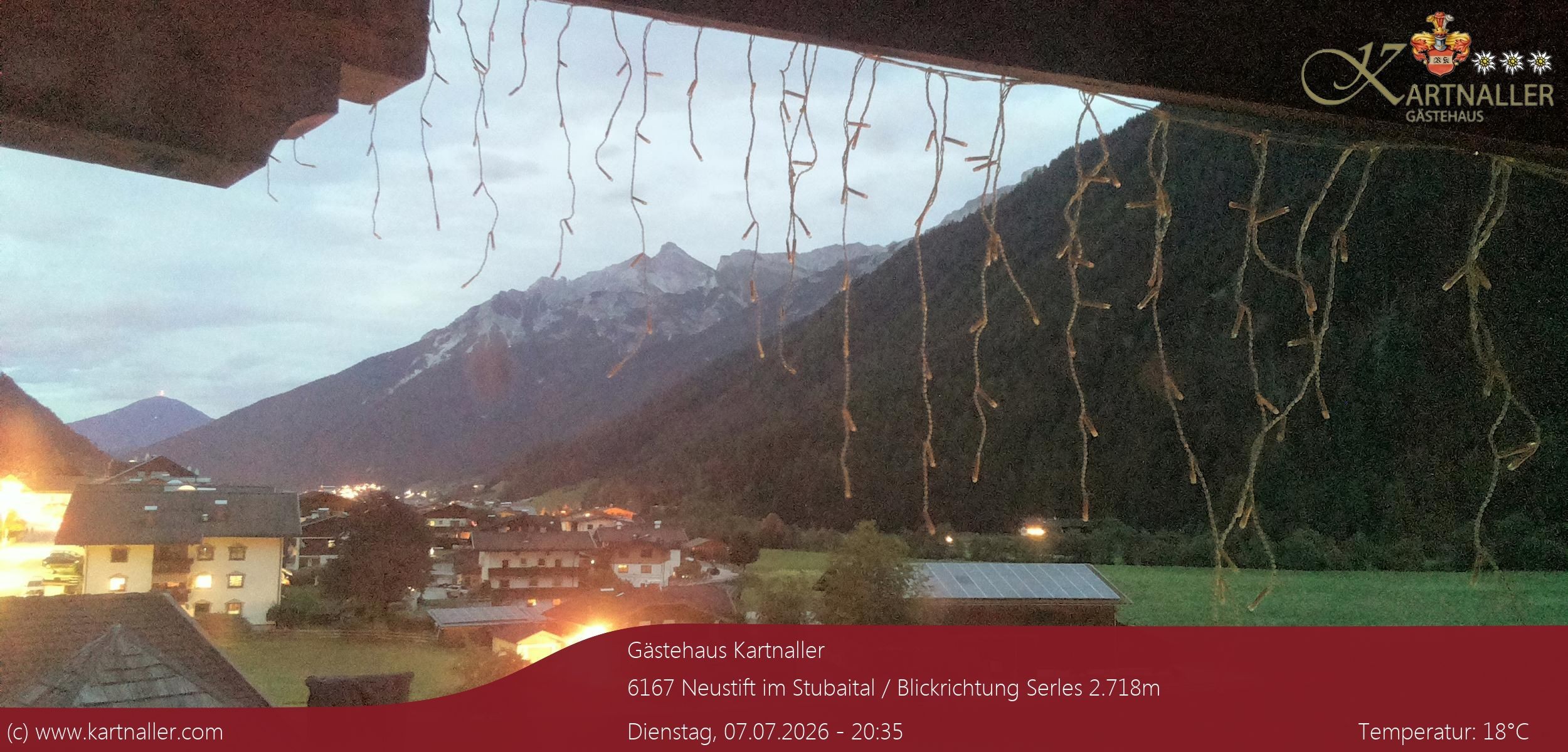 Archiv Foto Webcam Blick Neustift und Serles / Stubaital
