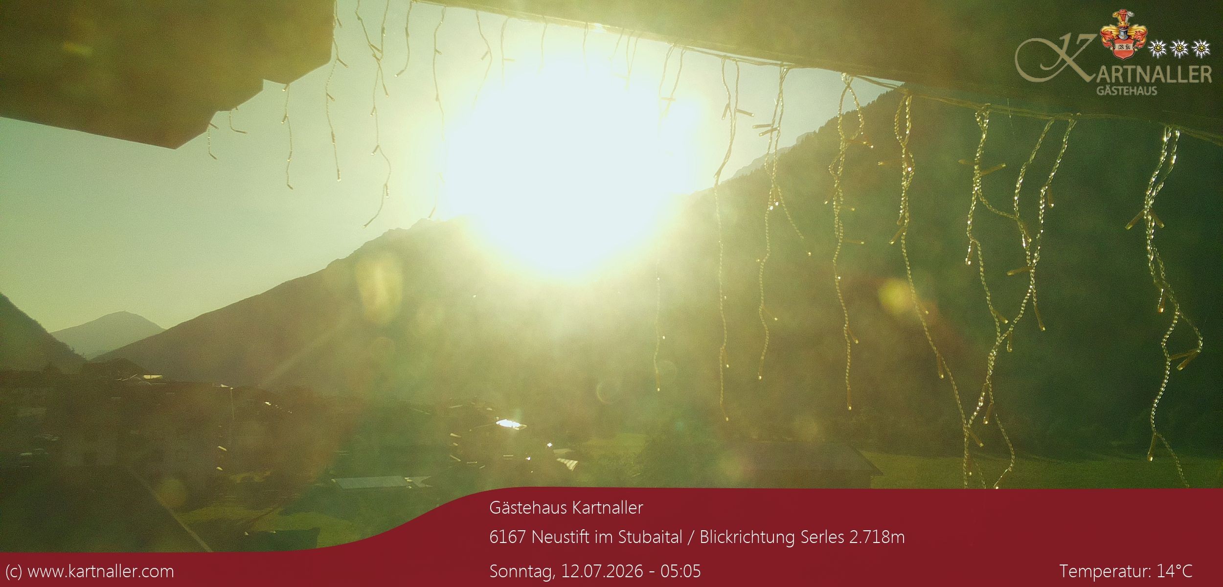 Archived image Webcam View to Neustift and Serles