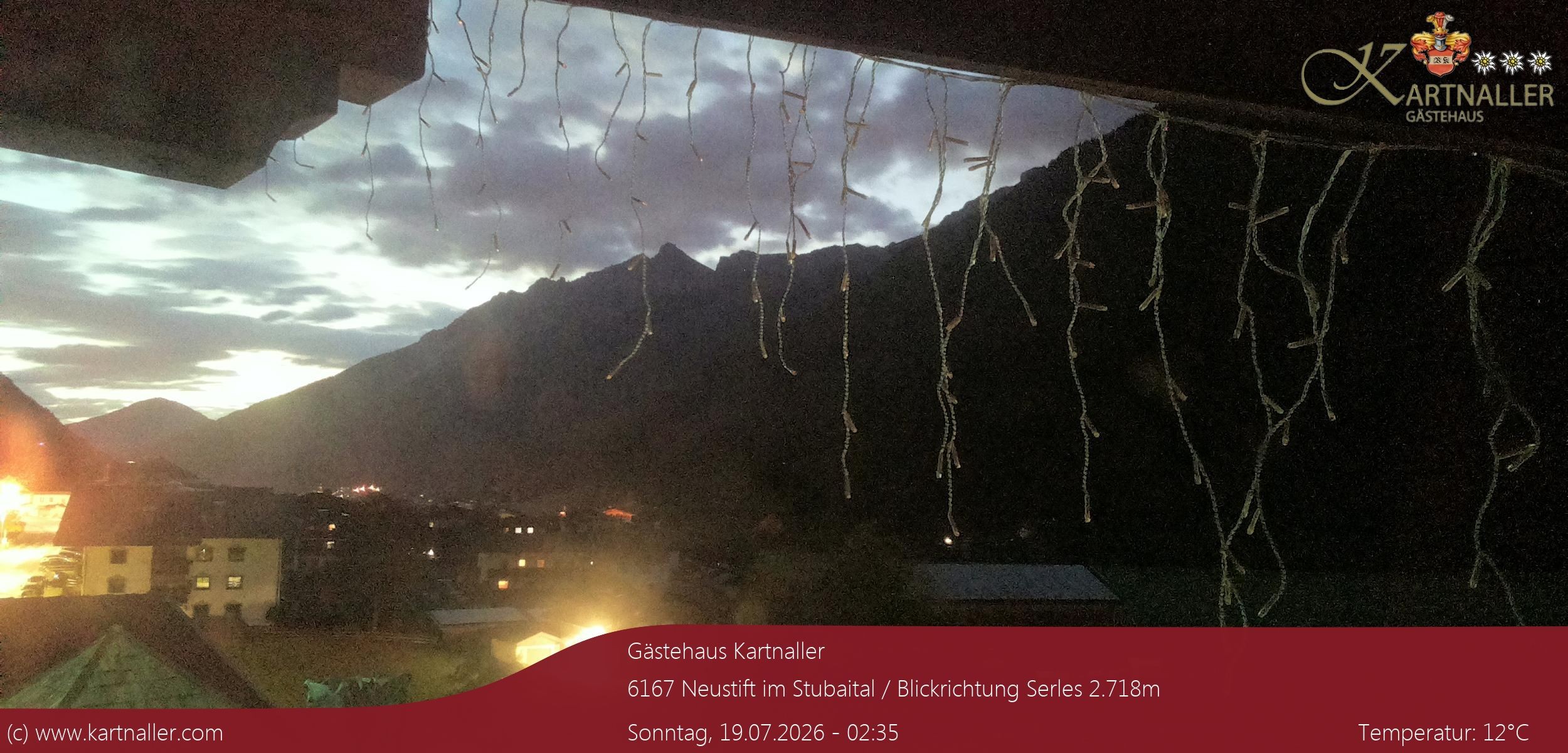 Archiv Foto Webcam Blick Neustift und Serles / Stubaital