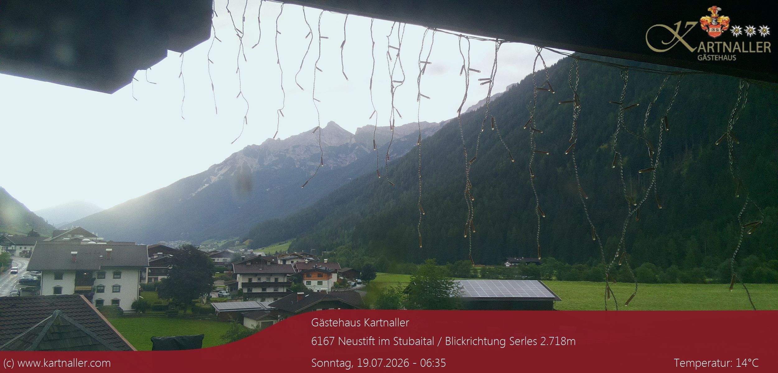 Archiv Foto Webcam Blick Neustift und Serles / Stubaital