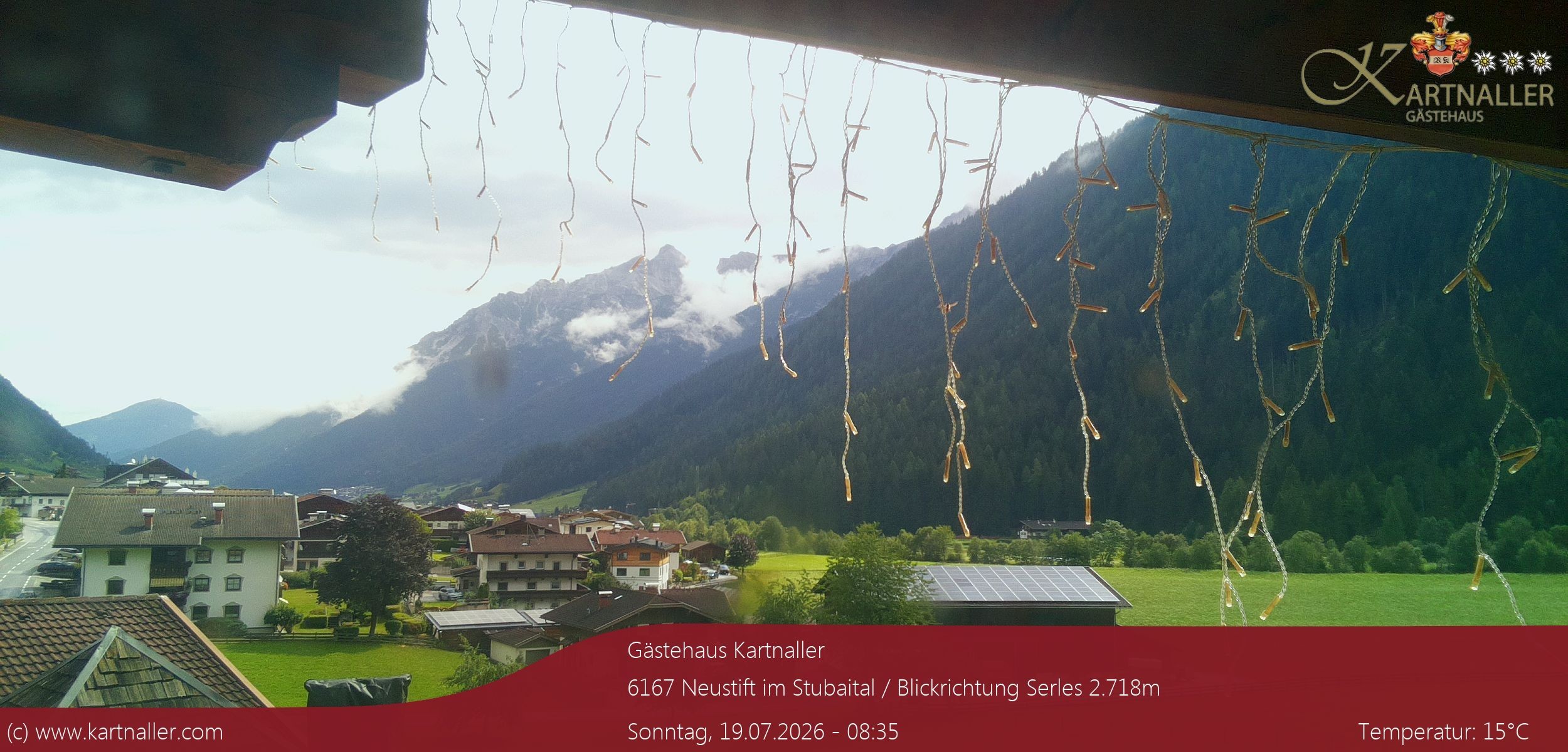 Archiv Foto Webcam Blick Neustift und Serles / Stubaital