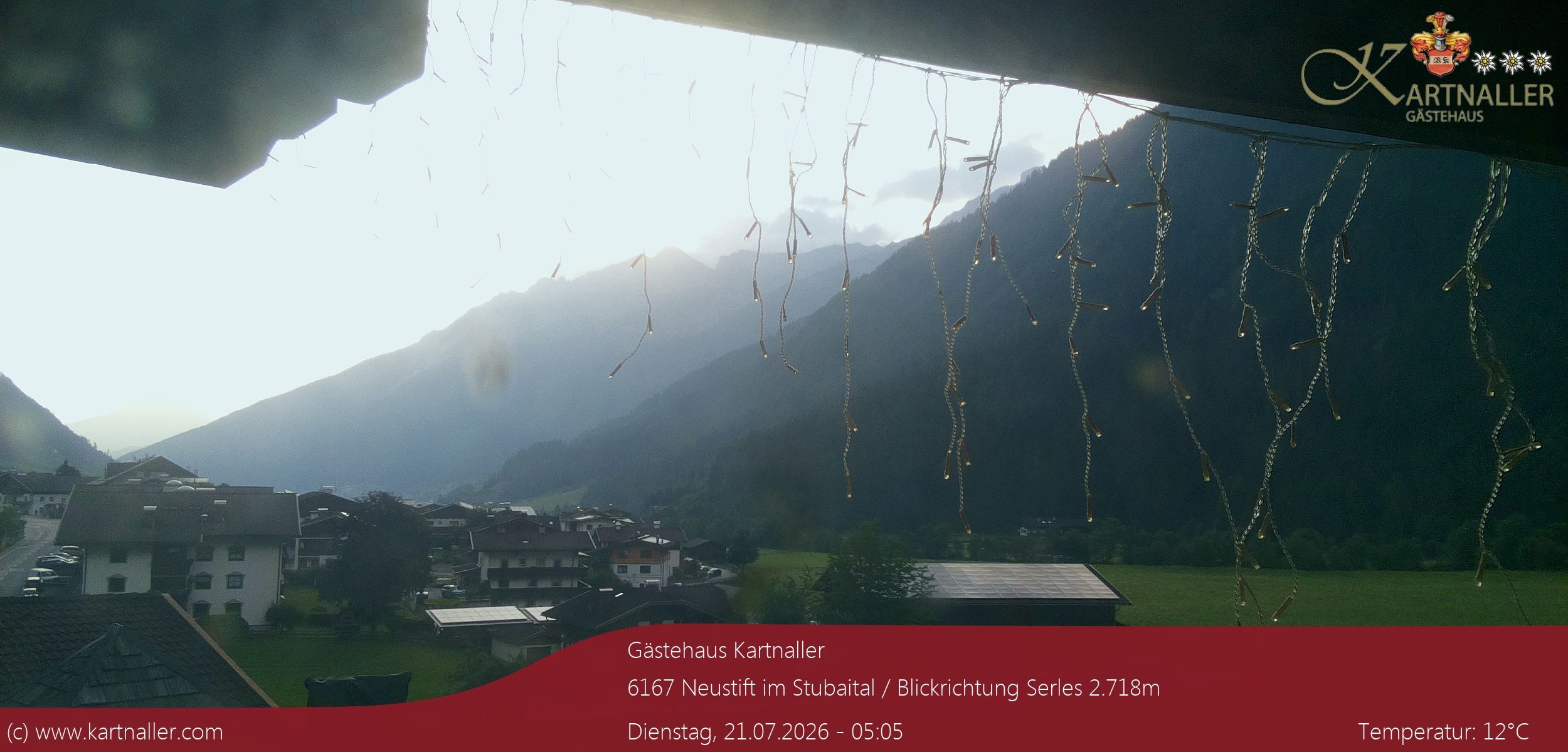 Archiv Foto Webcam Blick Neustift und Serles / Stubaital