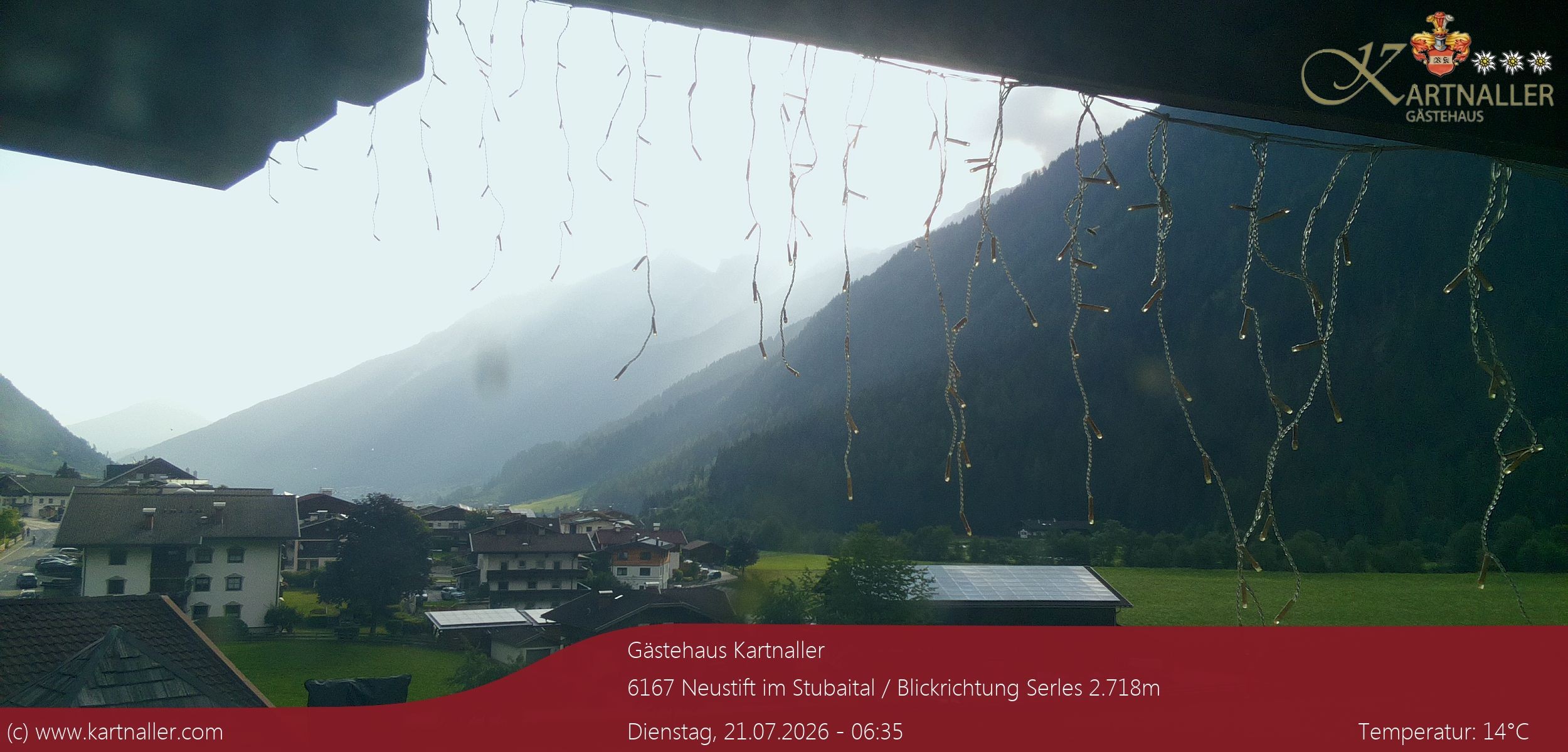 Archiv Foto Webcam Blick Neustift und Serles / Stubaital