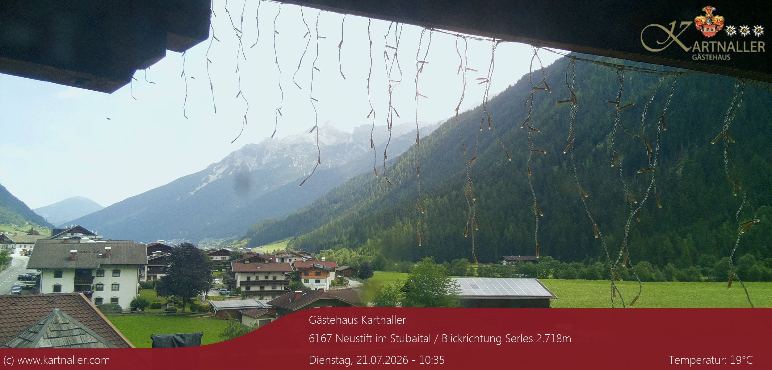Archiv Foto Webcam Blick Neustift und Serles / Stubaital