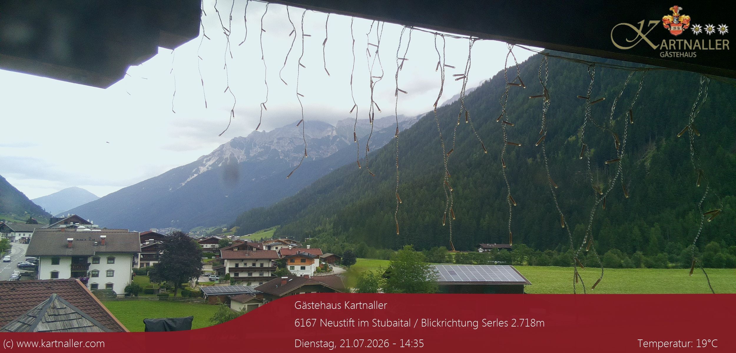 Archiv Foto Webcam Blick Neustift und Serles / Stubaital