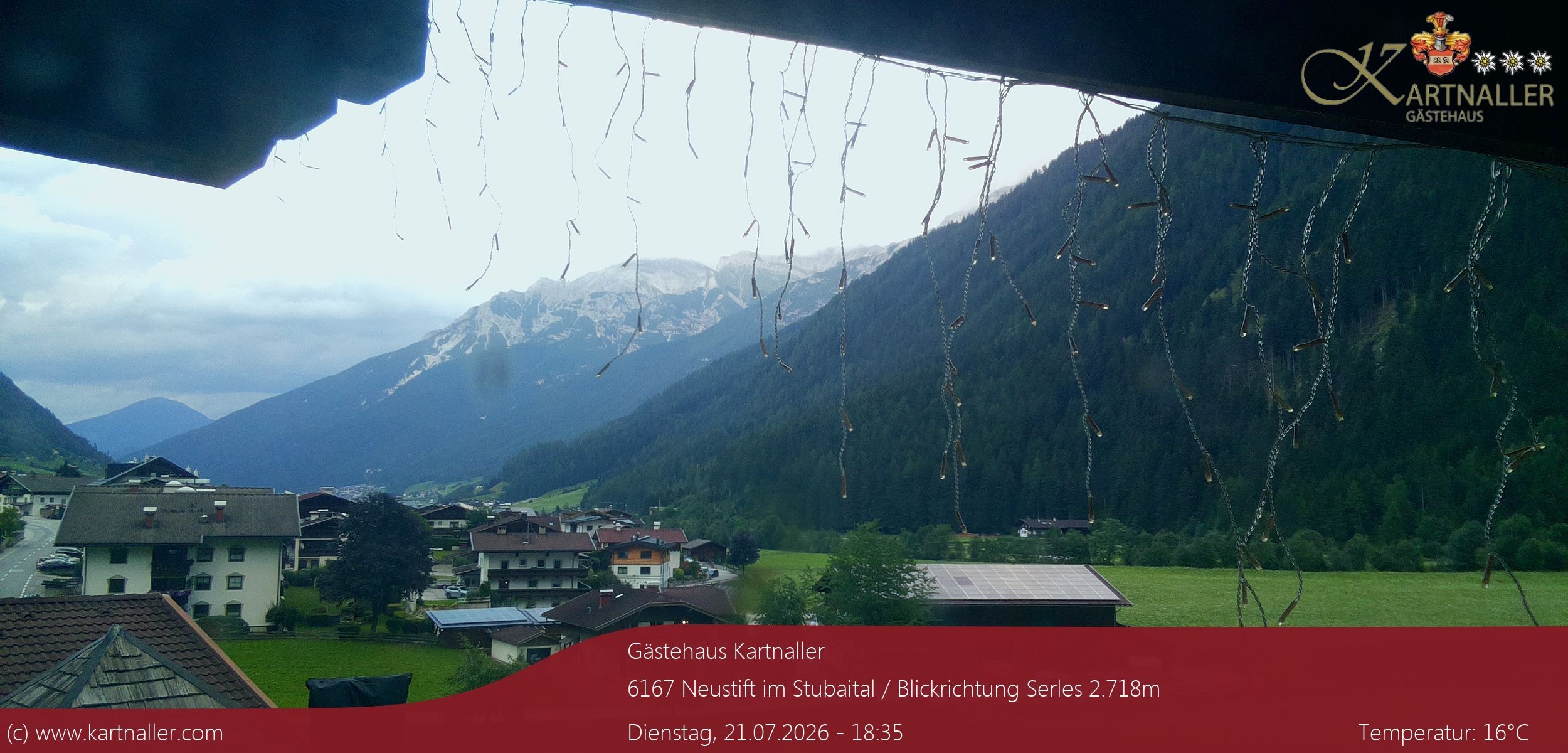 Archiv Foto Webcam Blick Neustift und Serles / Stubaital