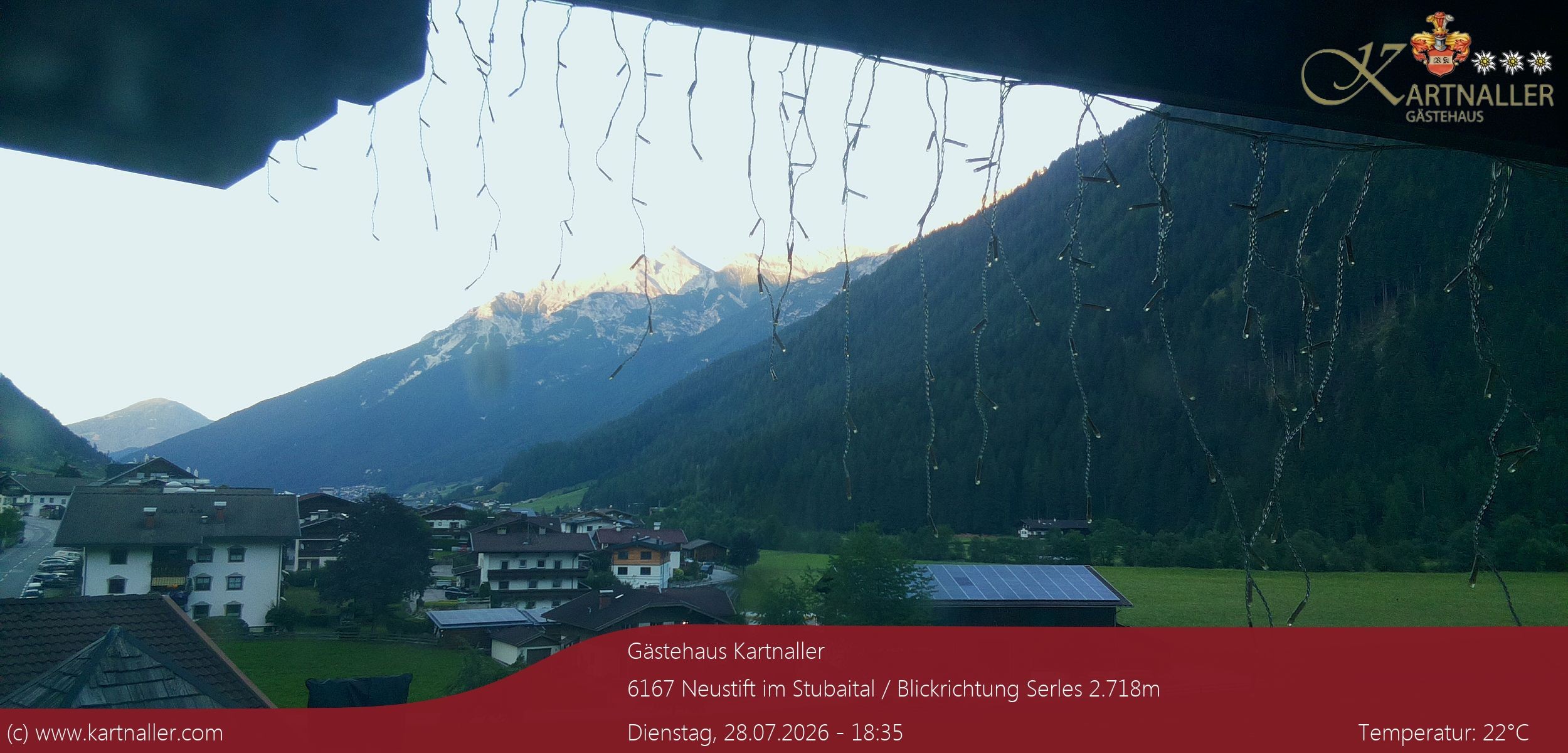 Archiv Foto Webcam Blick Neustift und Serles / Stubaital