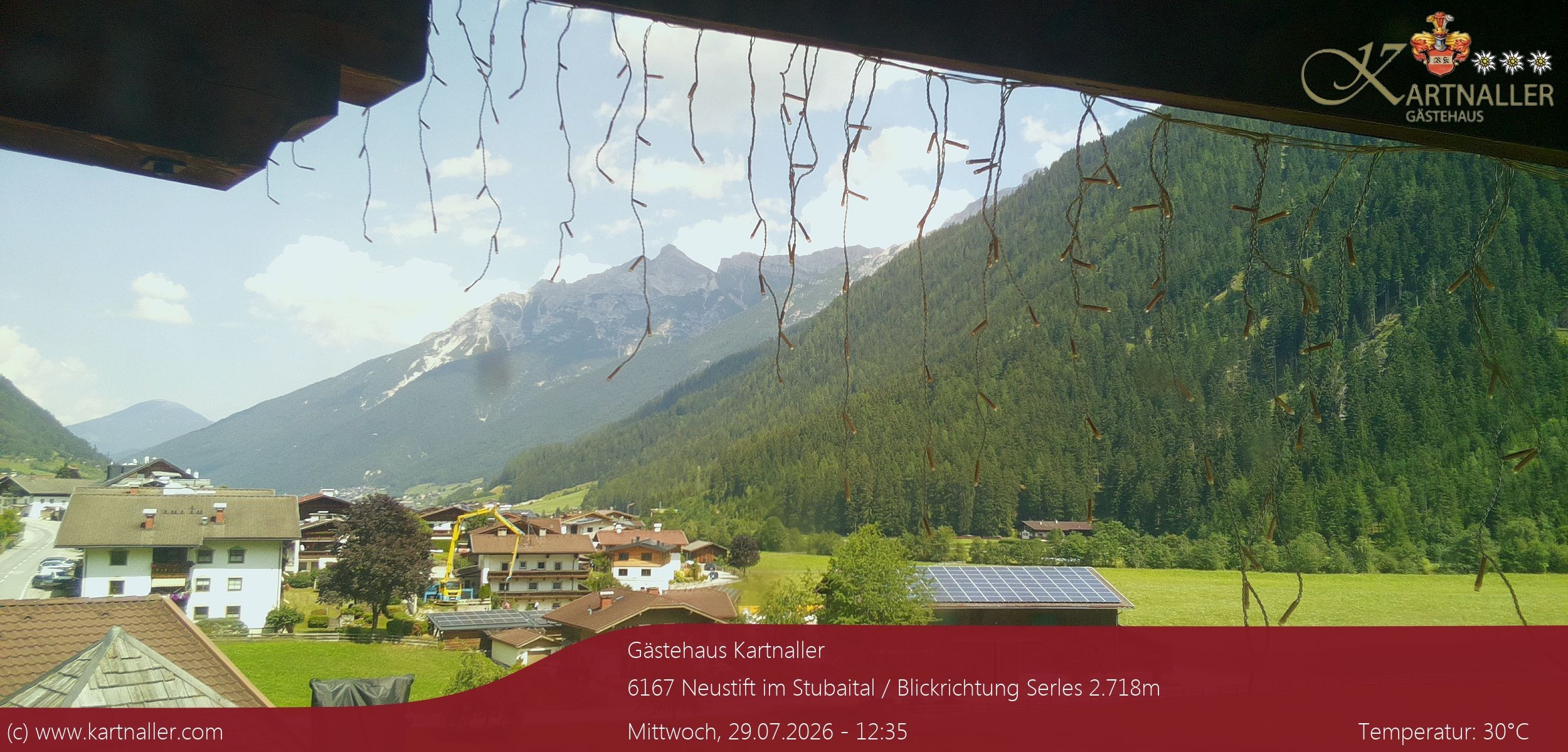 Archived image Webcam View to Neustift and Serles