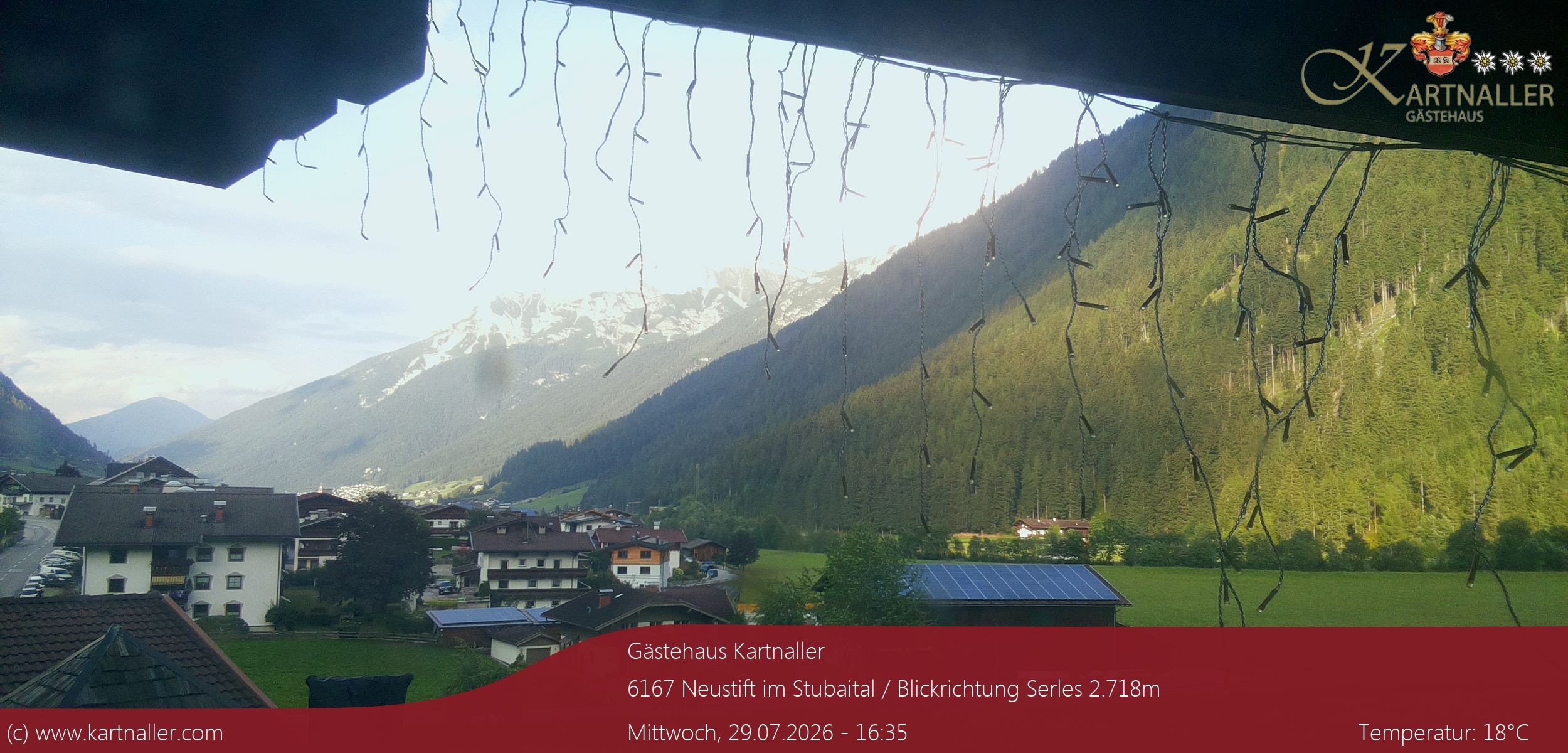 Archiv Foto Webcam Blick Neustift und Serles / Stubaital