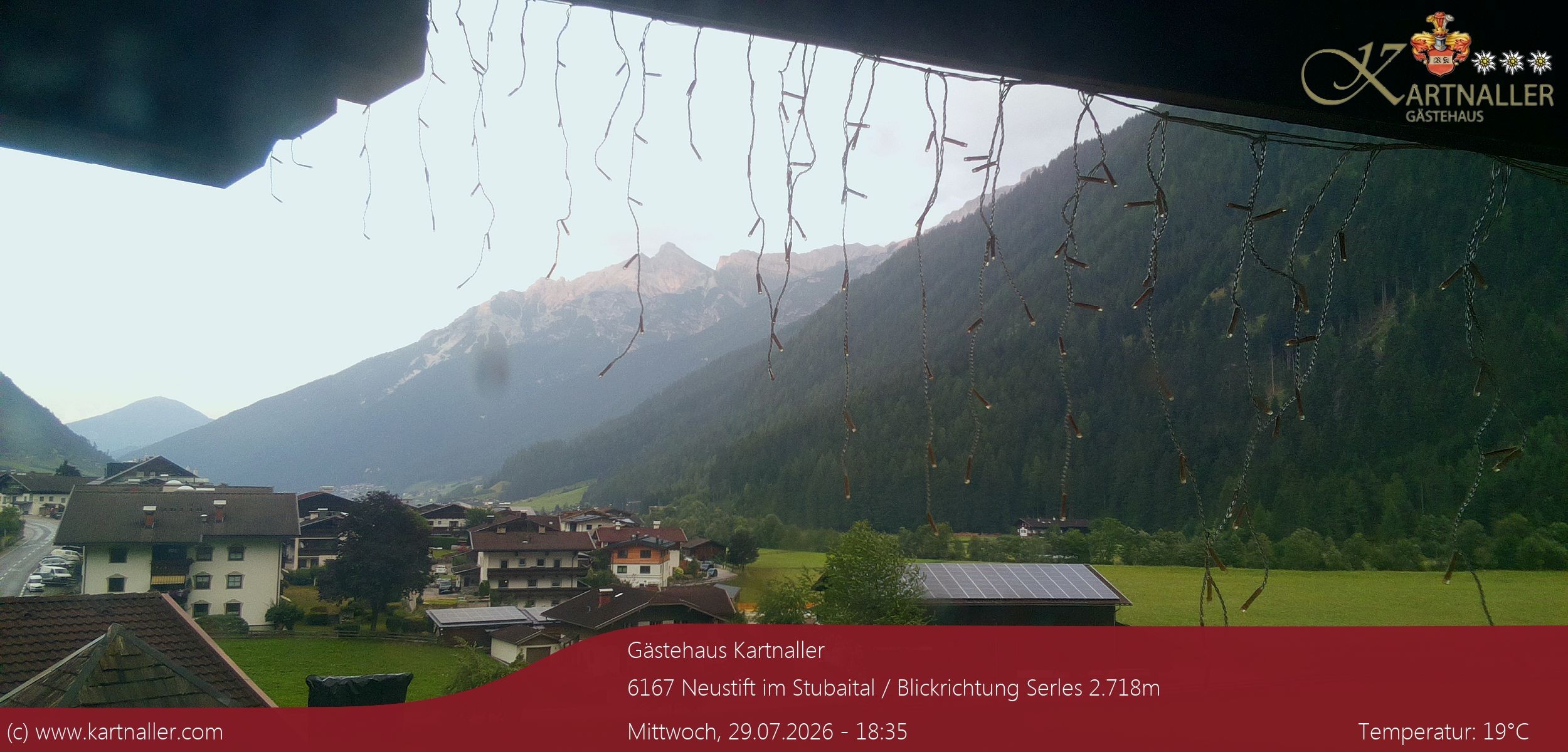 Archiv Foto Webcam Blick Neustift und Serles / Stubaital