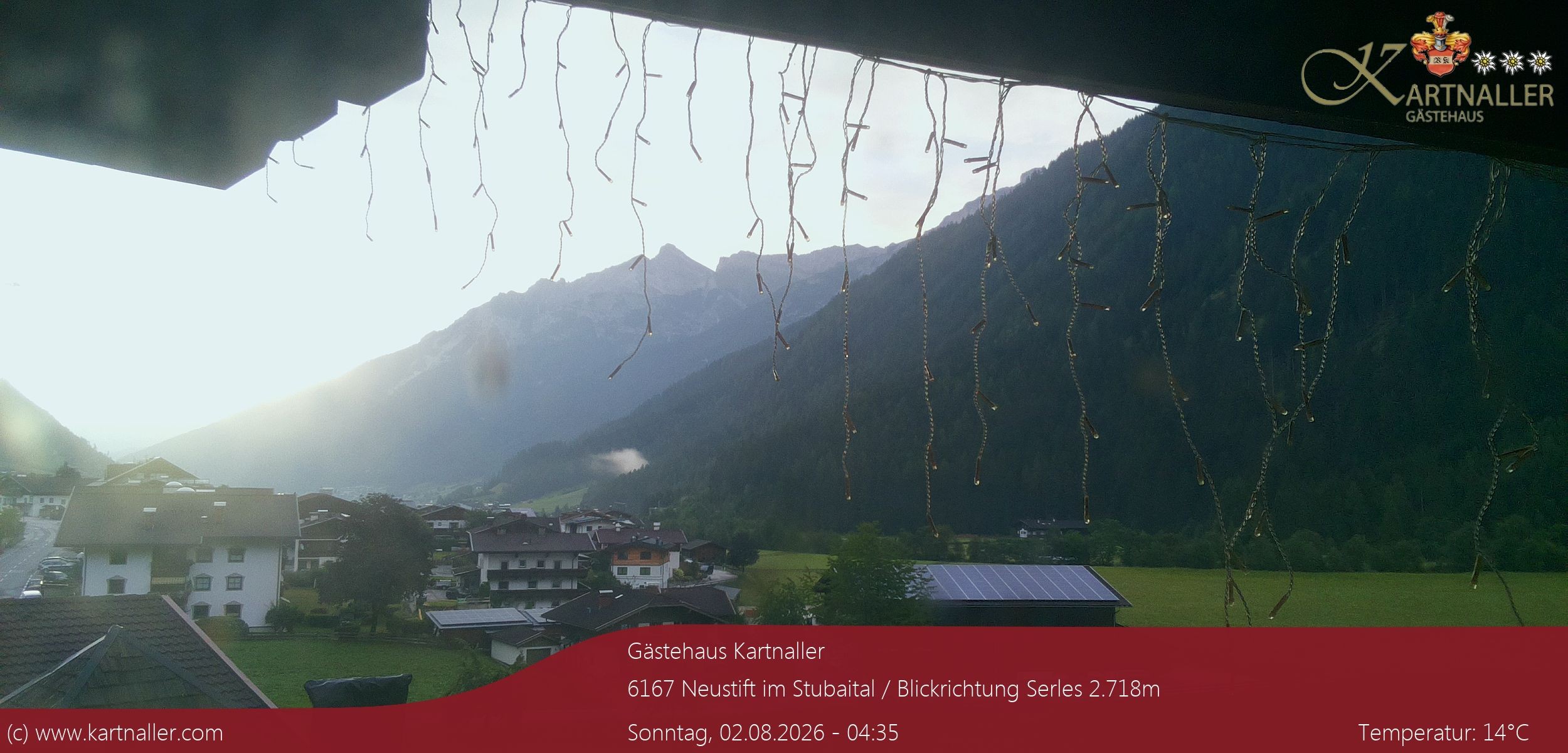Archiv Foto Webcam Blick Neustift und Serles / Stubaital