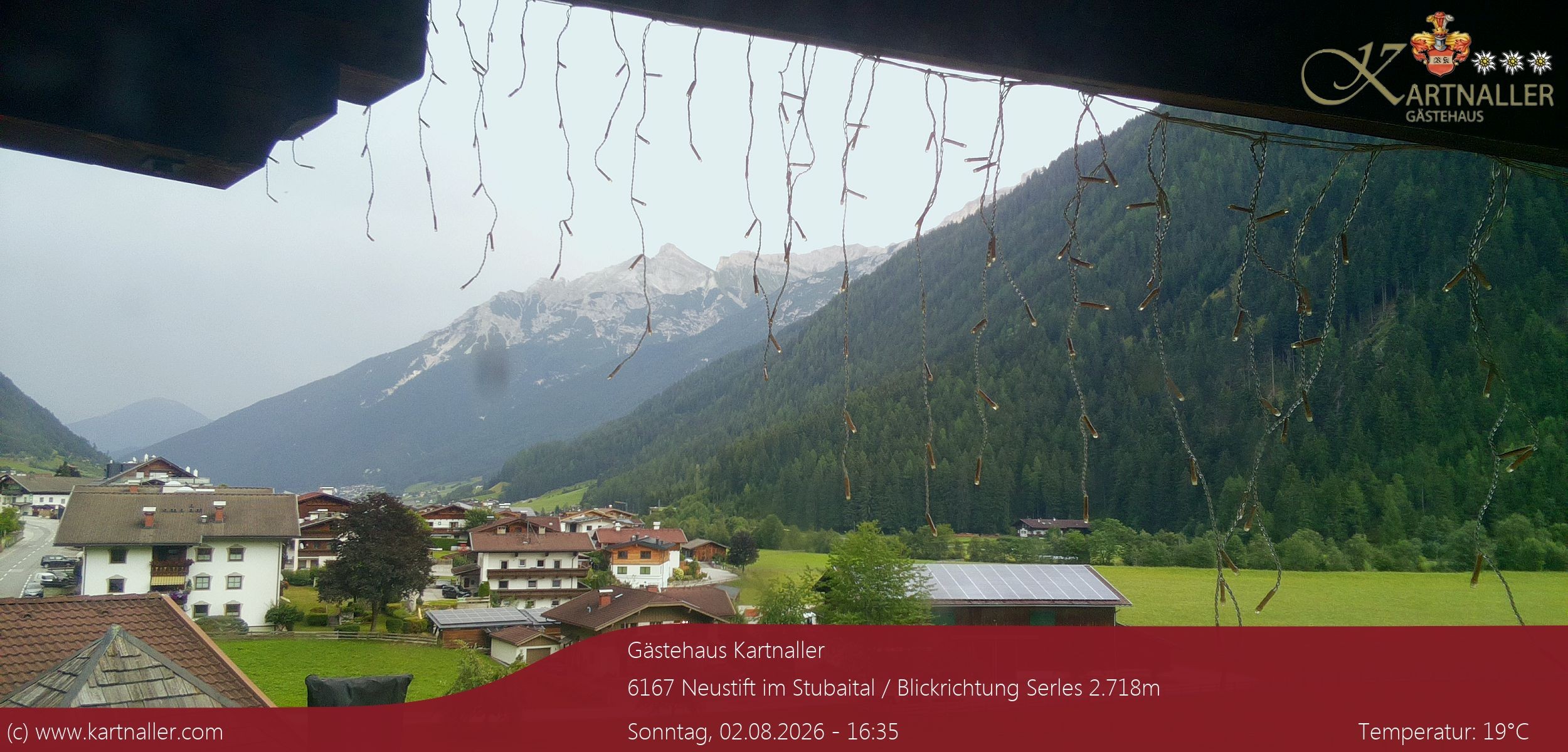 Archiv Foto Webcam Blick Neustift und Serles / Stubaital