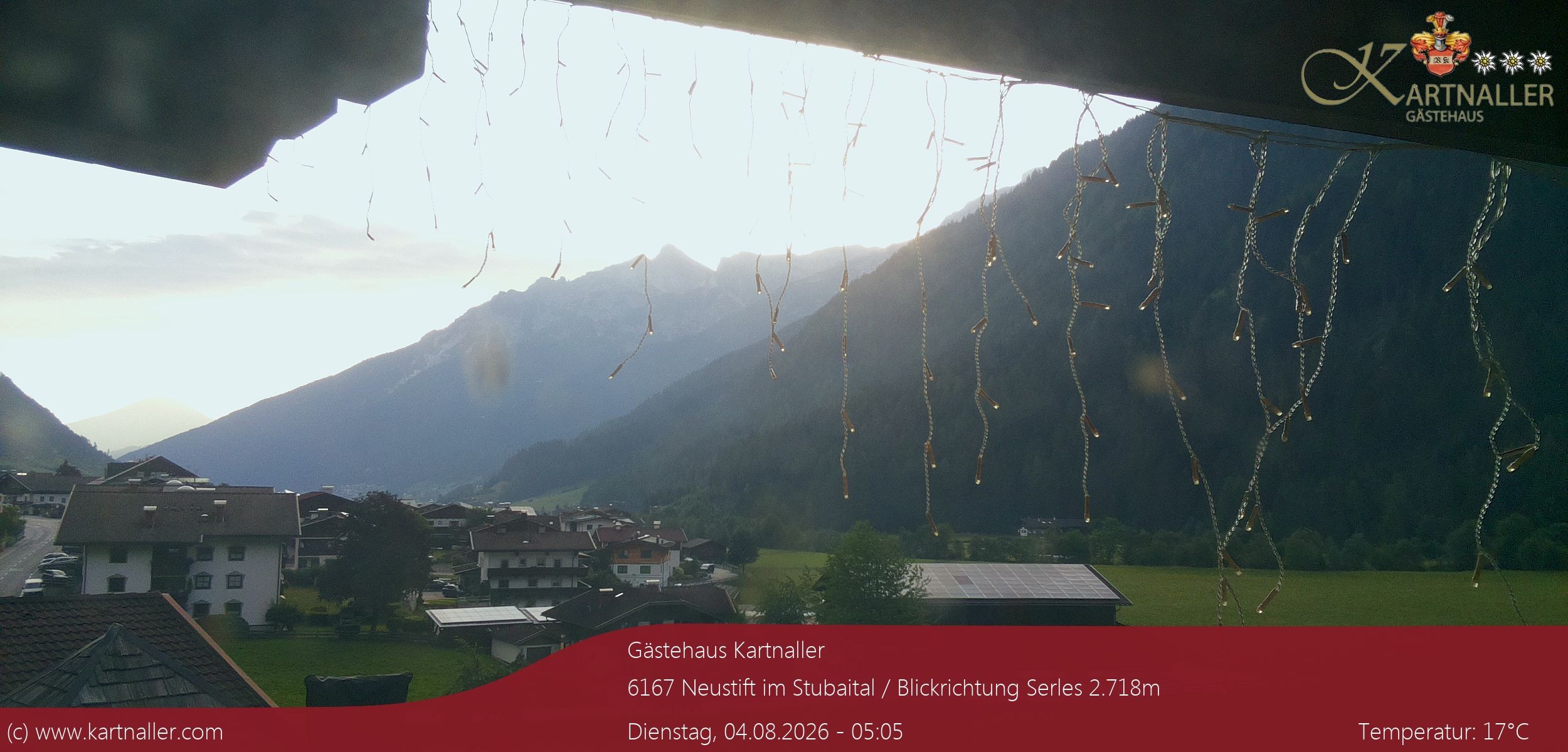 Archiv Foto Webcam Blick Neustift und Serles / Stubaital