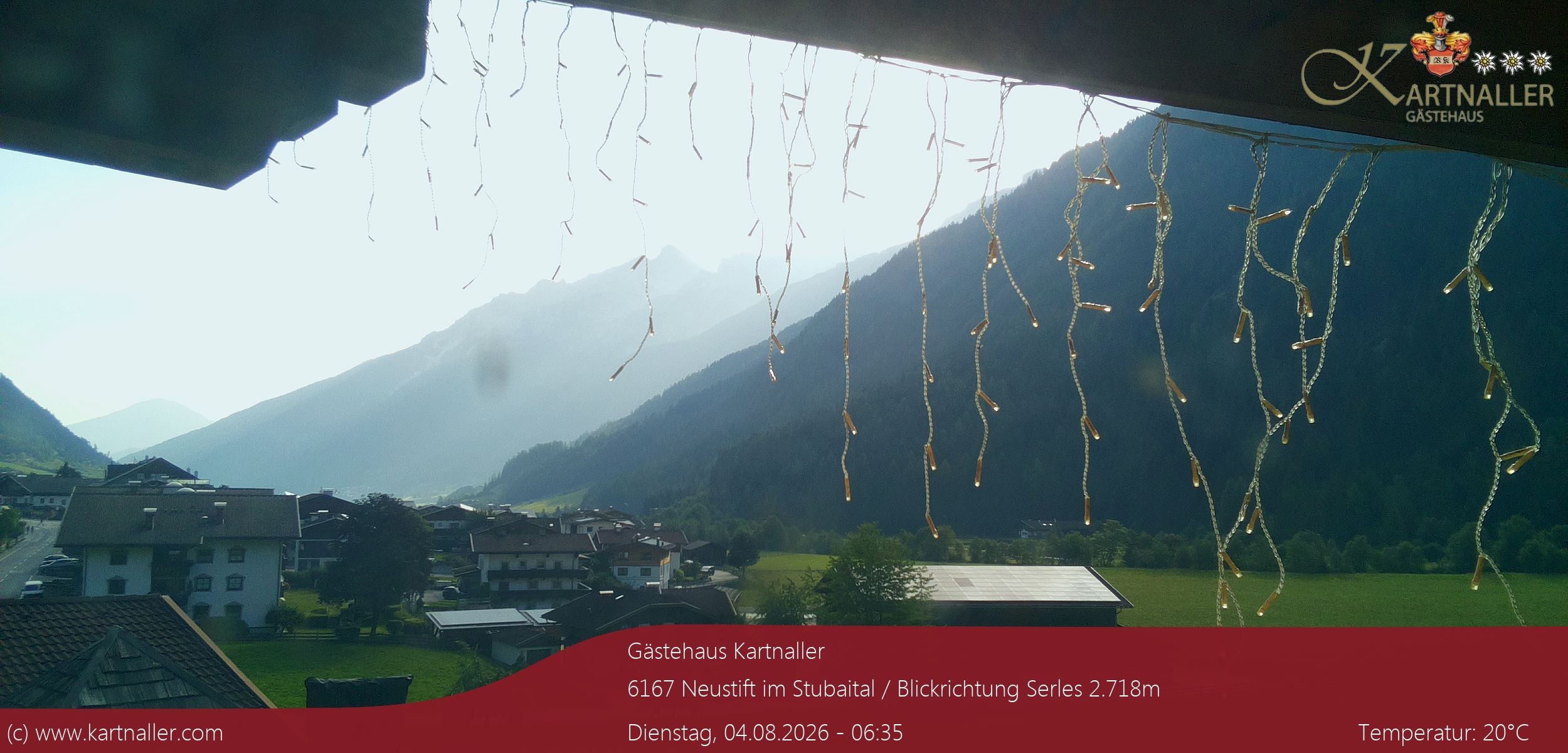 Archiv Foto Webcam Blick Neustift und Serles / Stubaital