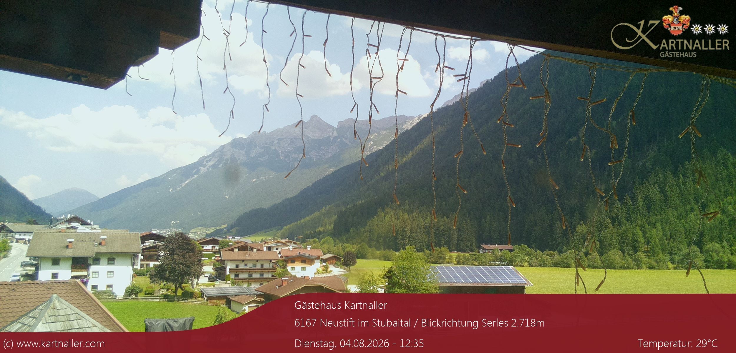 Archiv Foto Webcam Blick Neustift und Serles / Stubaital