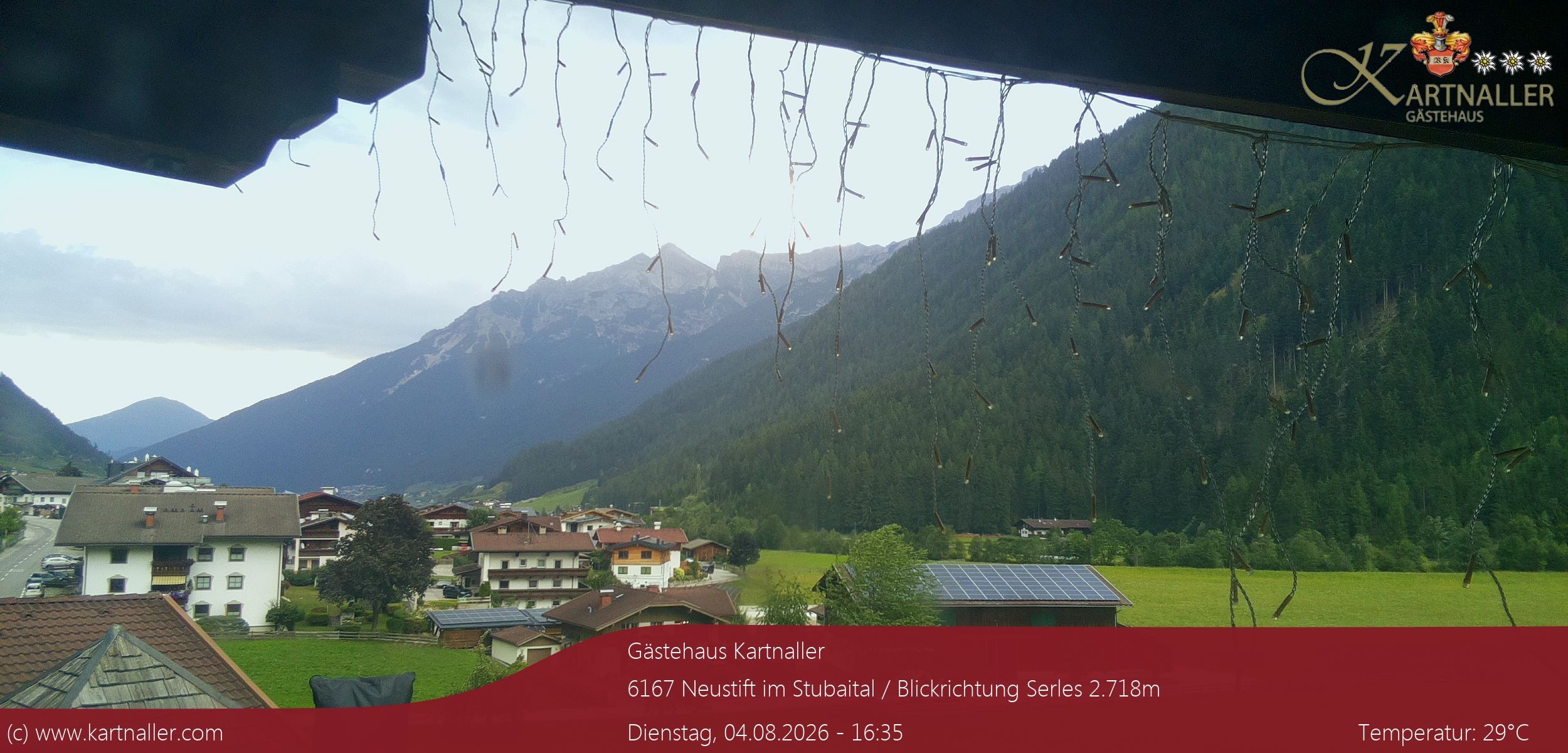 Archiv Foto Webcam Blick Neustift und Serles / Stubaital