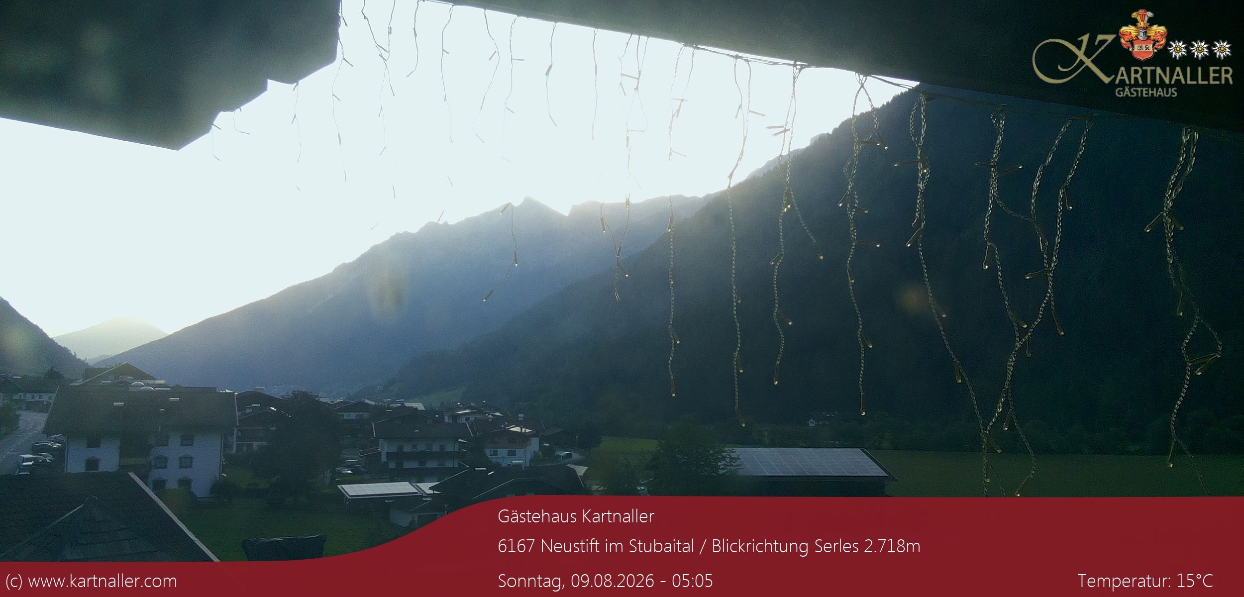 Archiv Foto Webcam Blick Neustift und Serles / Stubaital