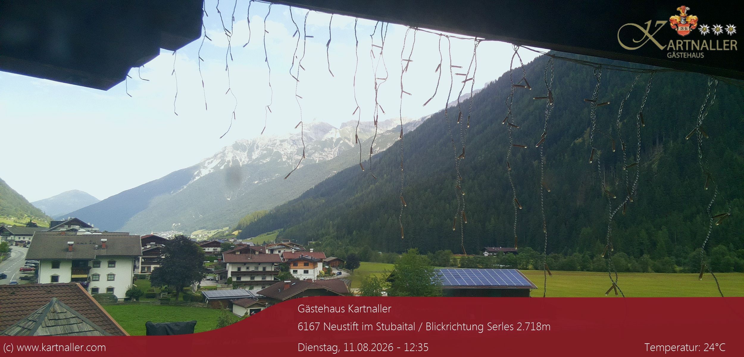 Archiv Foto Webcam Blick Neustift und Serles / Stubaital