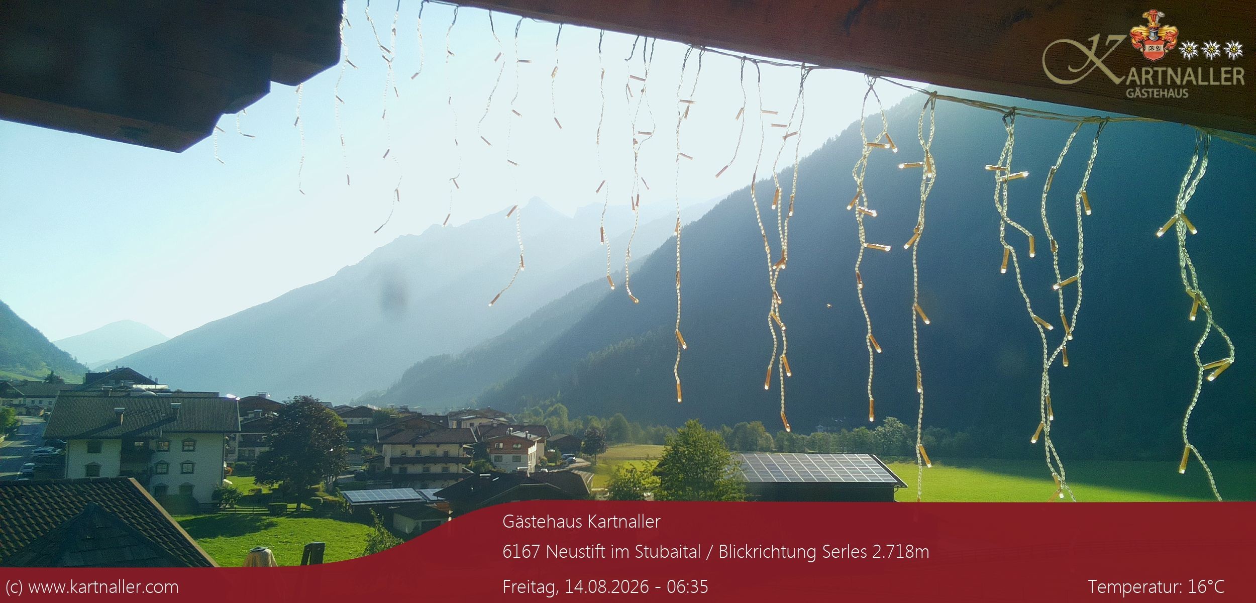 Archived image Webcam View to Neustift and Serles