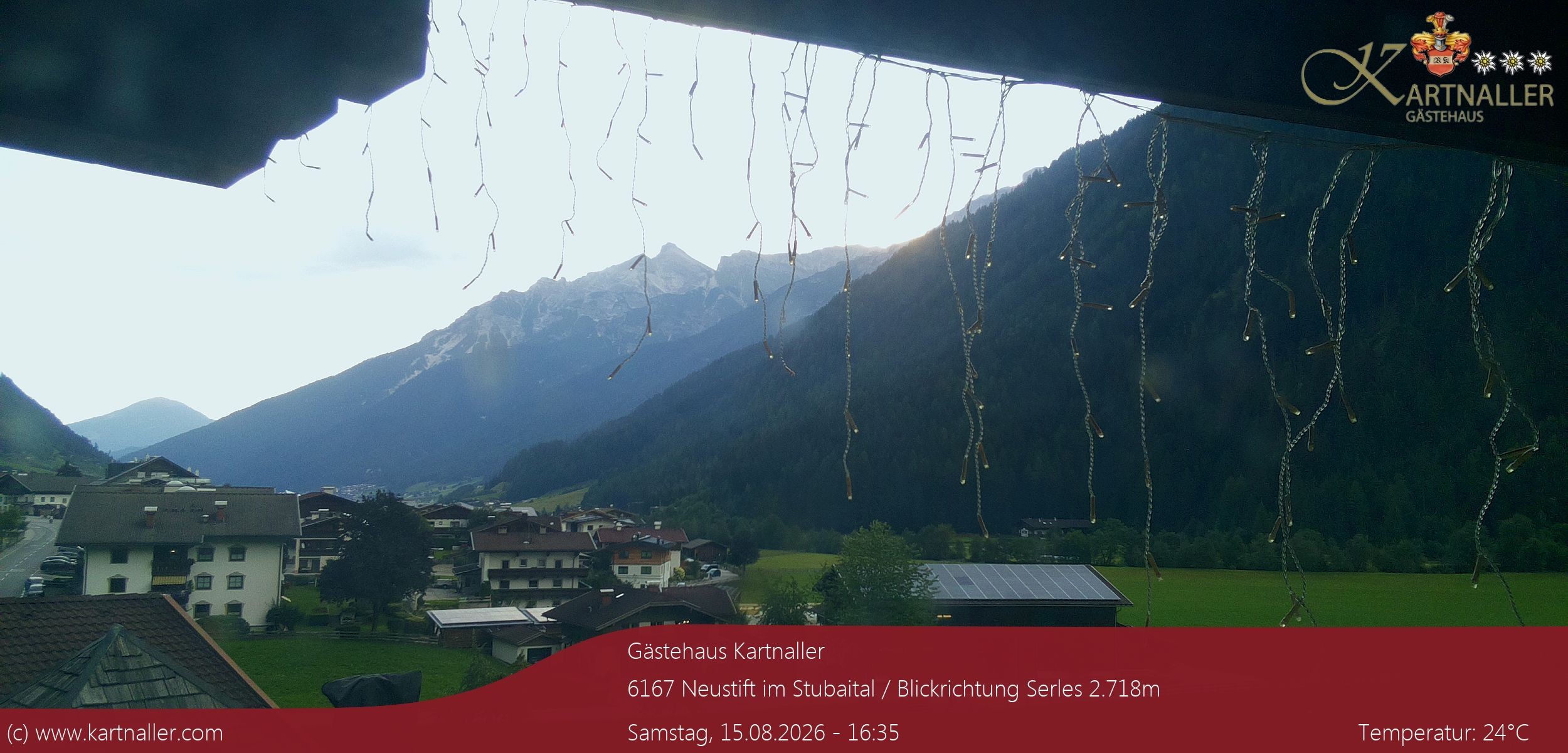 Archiv Foto Webcam Blick Neustift und Serles / Stubaital