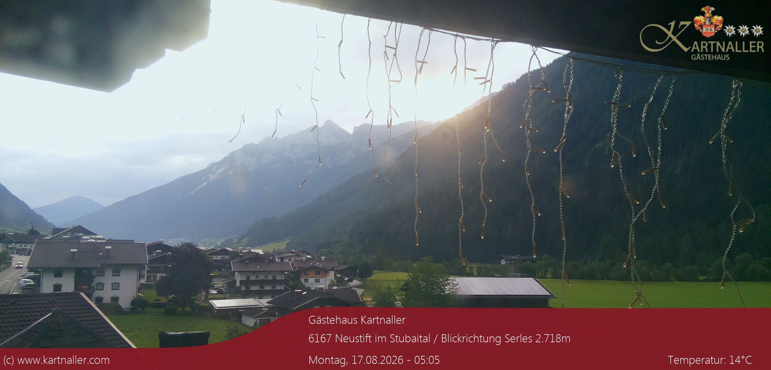 Archived image Webcam View to Neustift and Serles