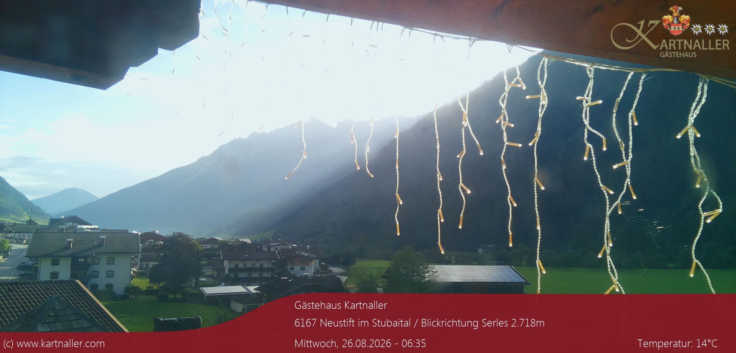 Archiv Foto Webcam Blick Neustift und Serles / Stubaital